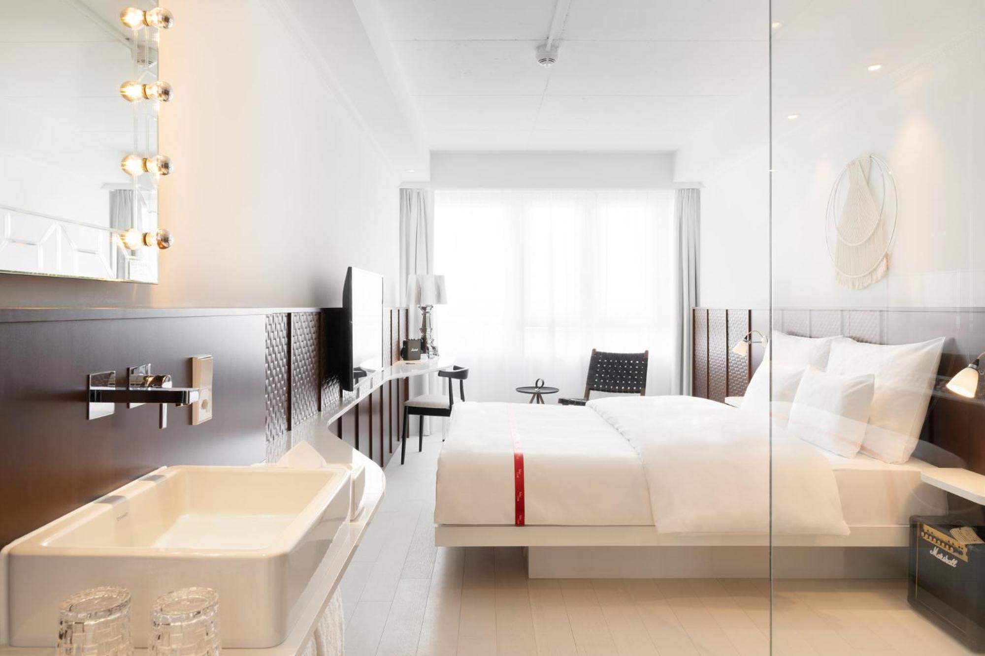 Lovely Room,1640435085:JPEG