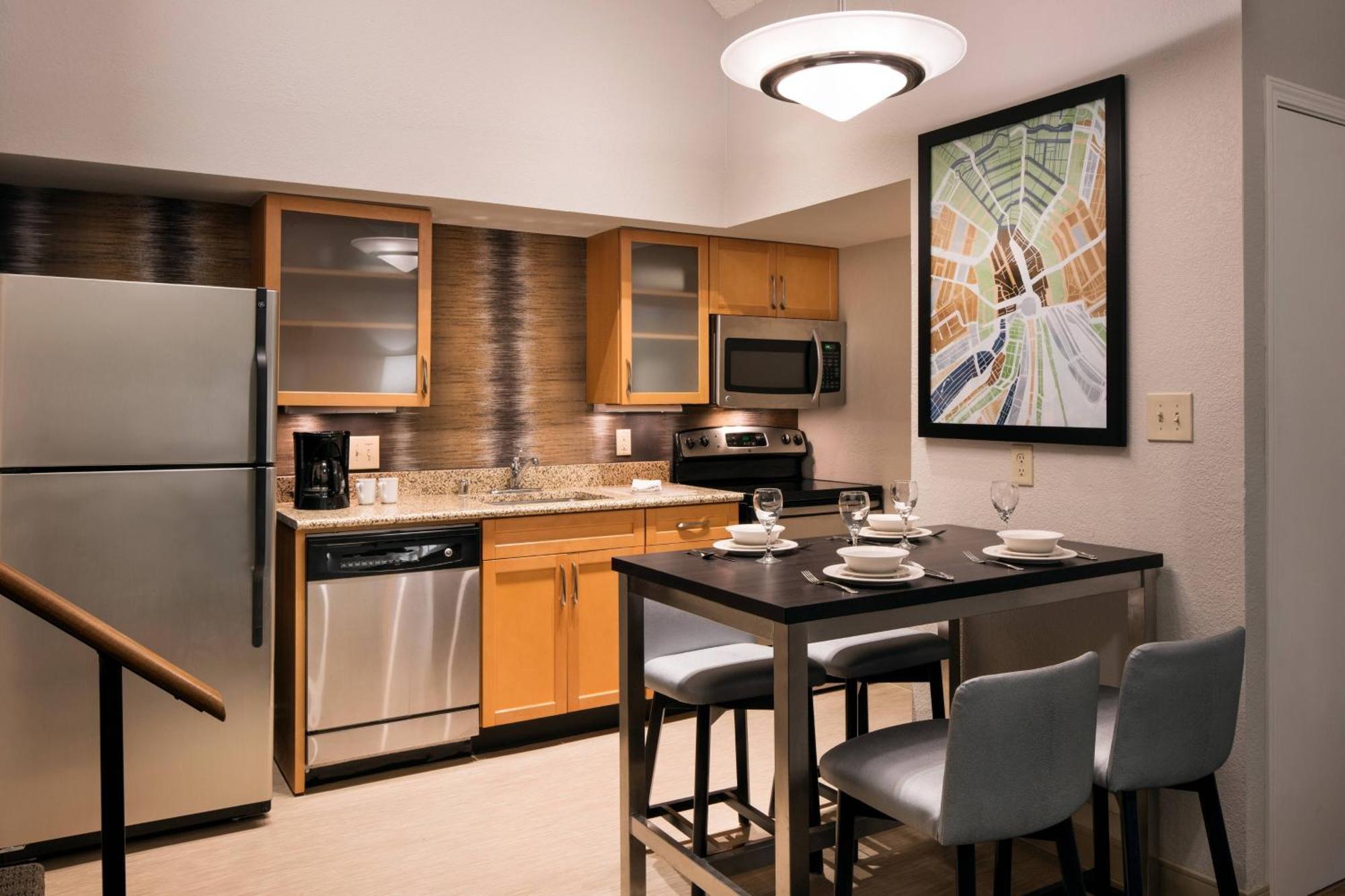 Two-Bedroom Penthouse Suite,1641015859:JPEG