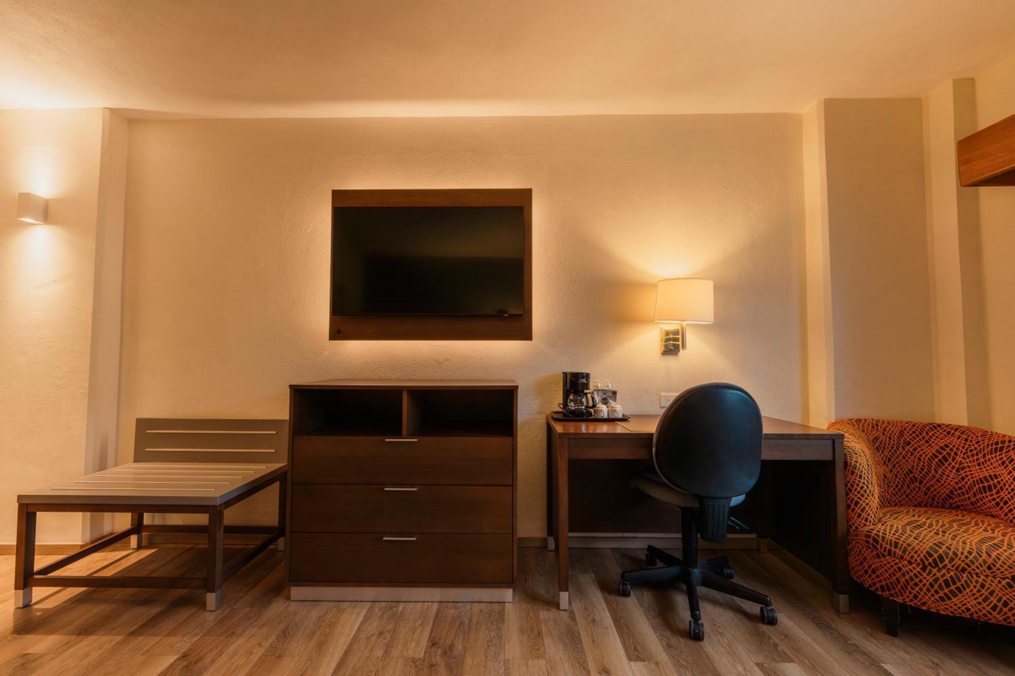 Double Room with Two Double Beds - Non-Smoking