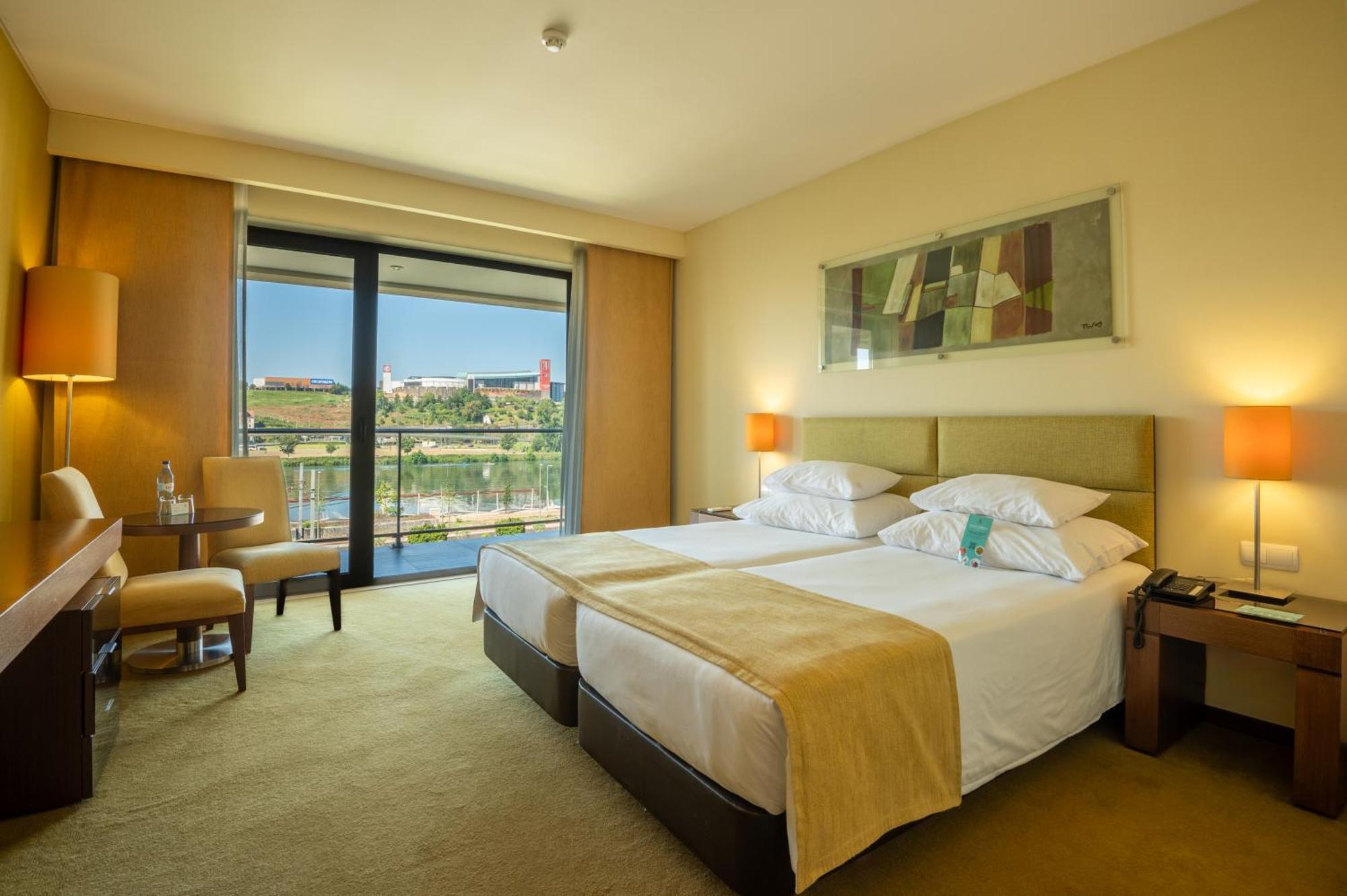 Twin Room with Pool View,1643759698:JPEG