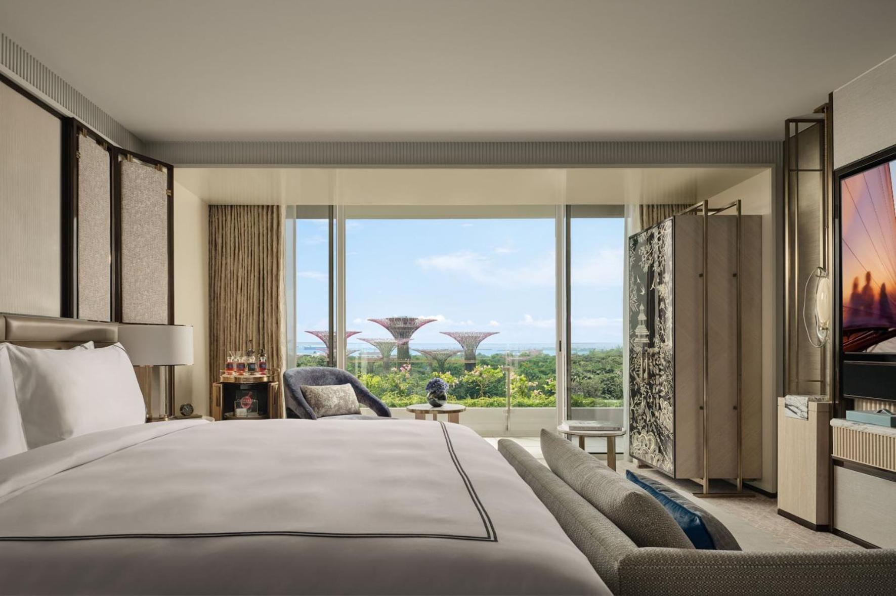 Acomodação Premier Sands com Cama King-size e Vista dos Jardins à Beira da Baía