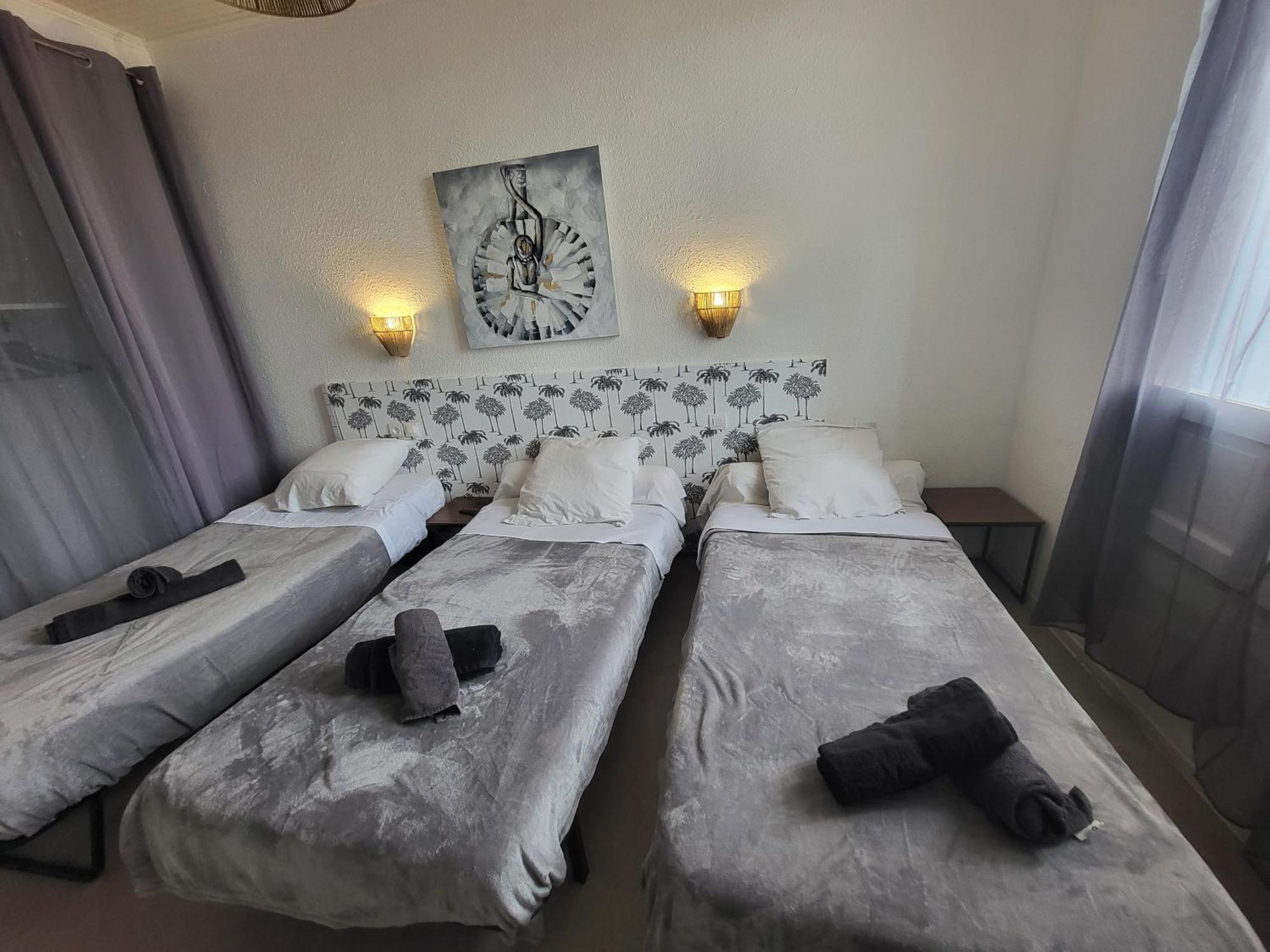 Chambre Lits Jumeaux avec Salle de Bains