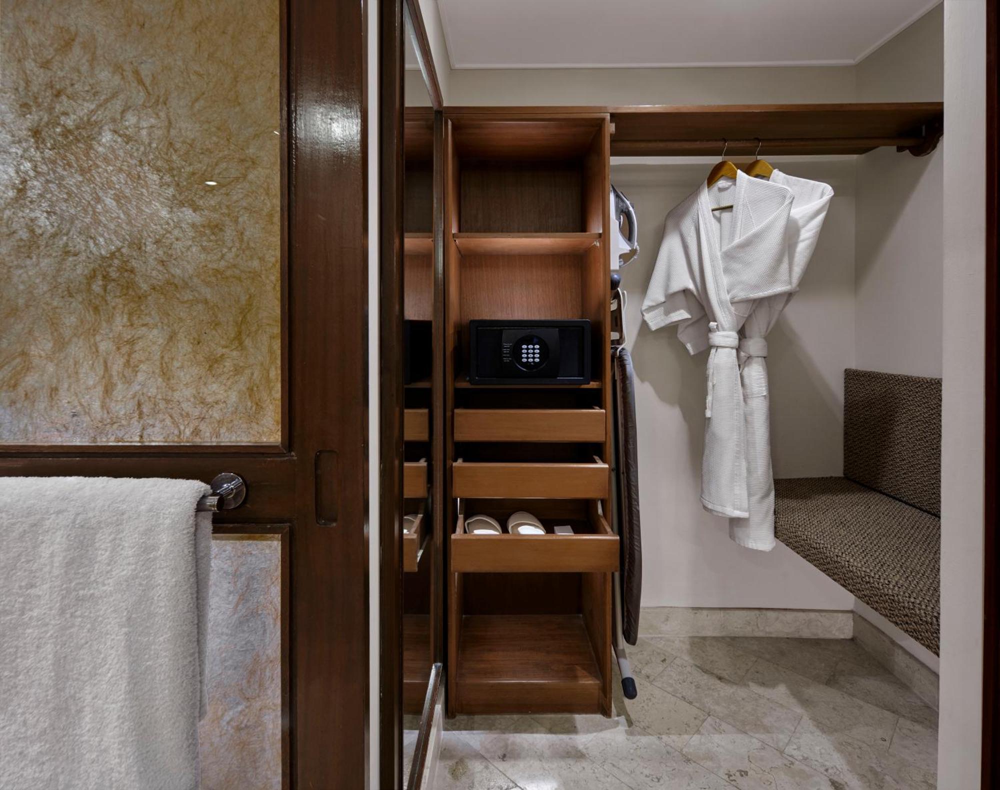 Quarto King com Vista Jardim