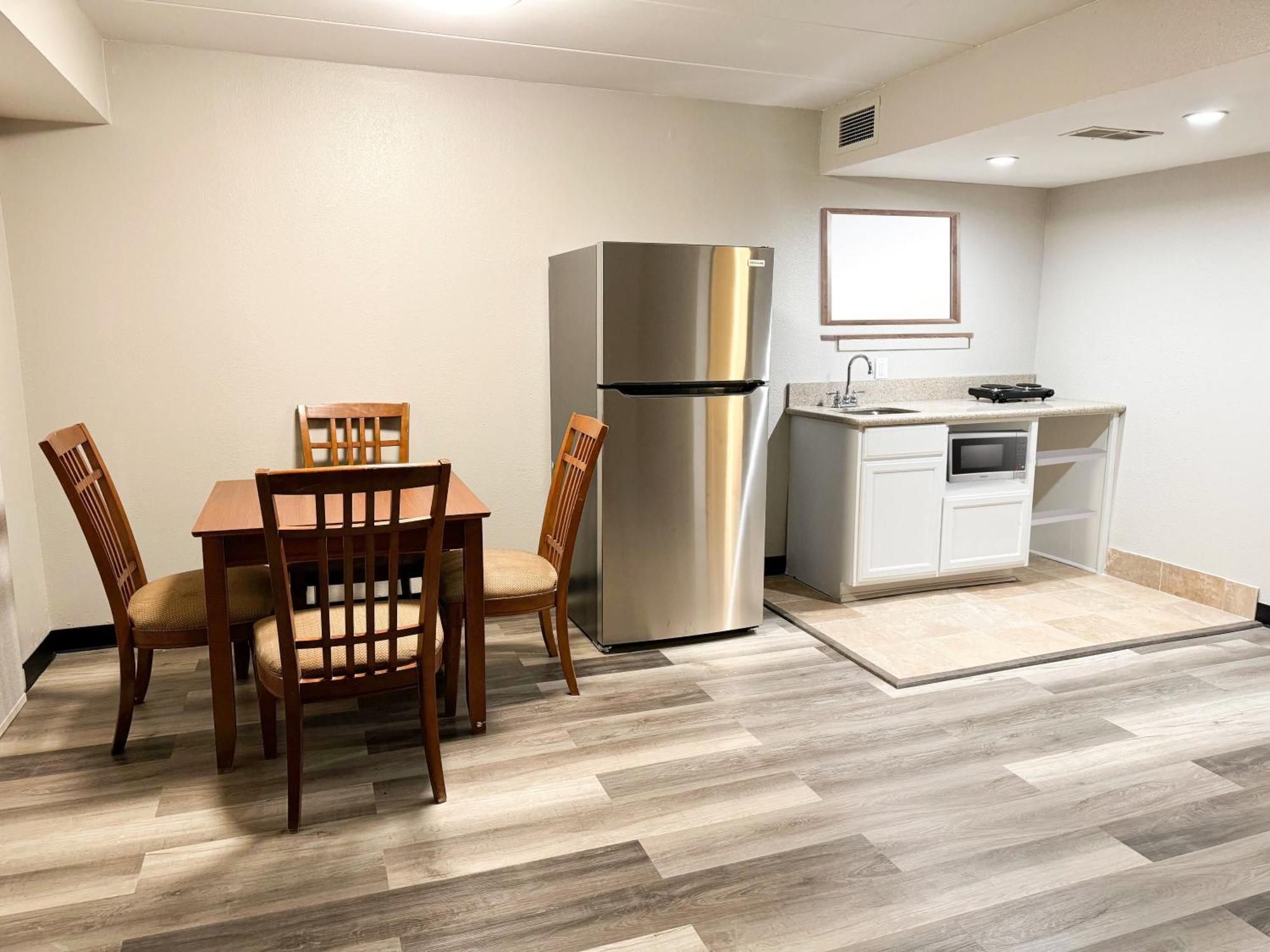 Executive Suite with Kitchenette