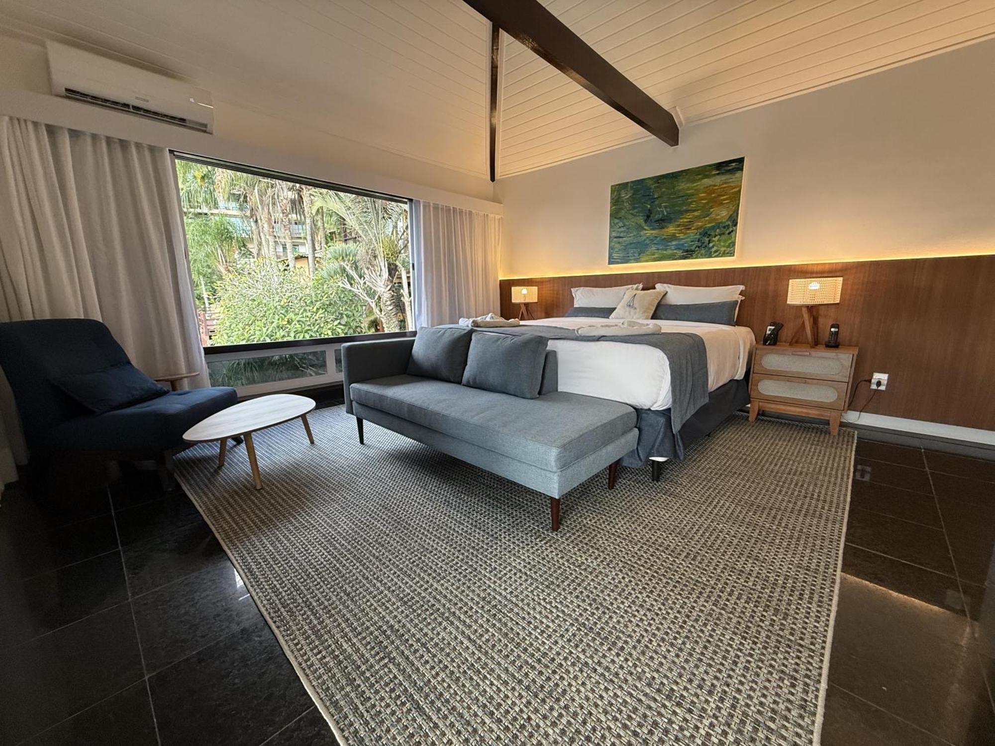 Suite with Private Pool,1665439297:JPEG