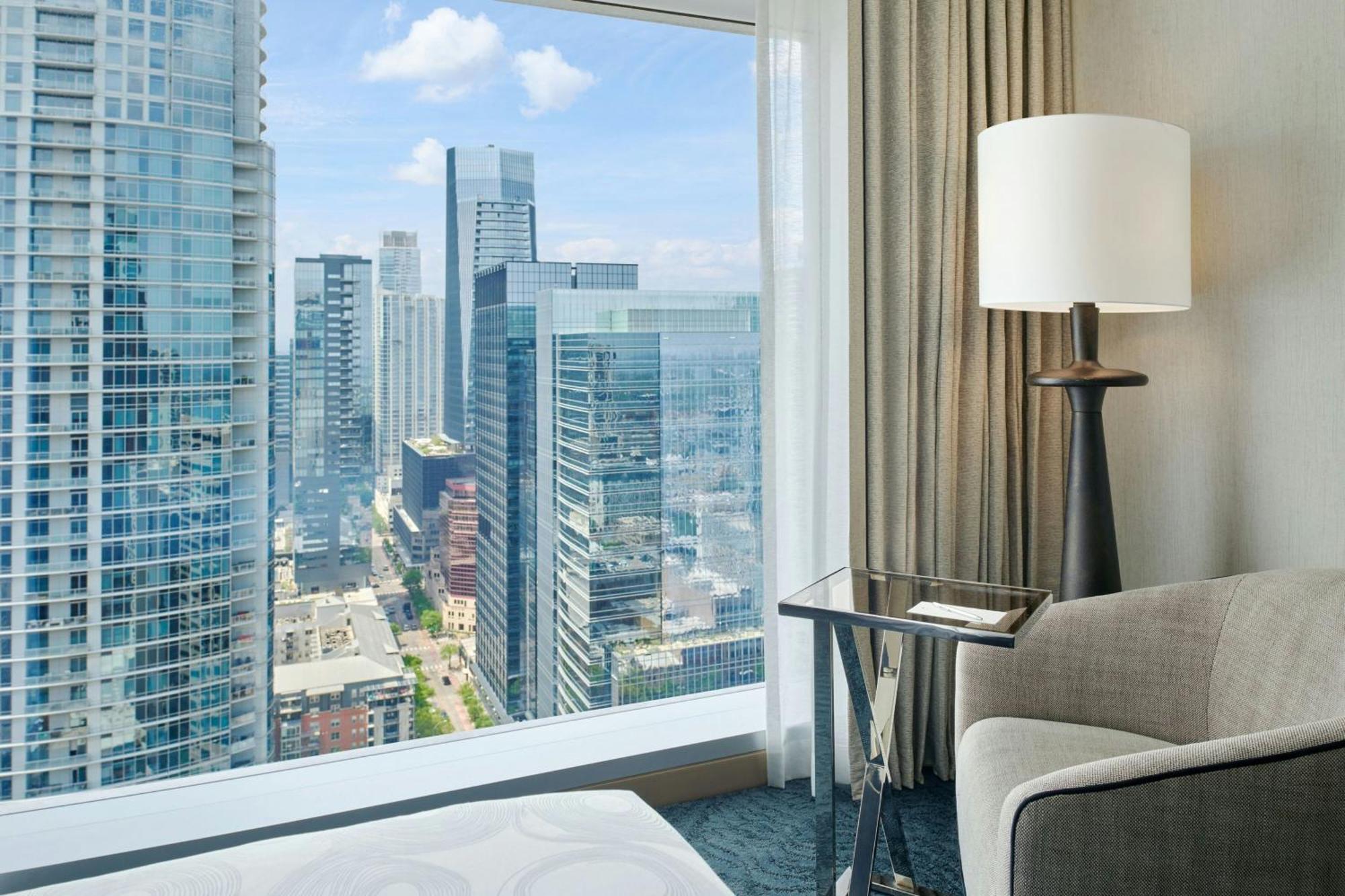 Queen Guest Room Two Queen Beds Skyline View,1669852940:JPEG