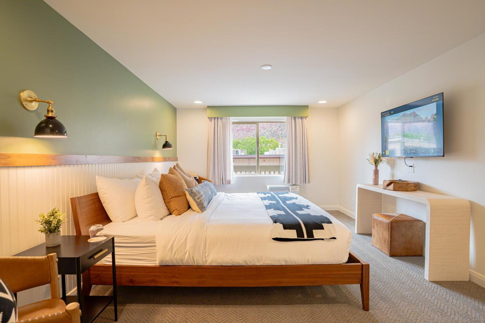 Deluxe King Room