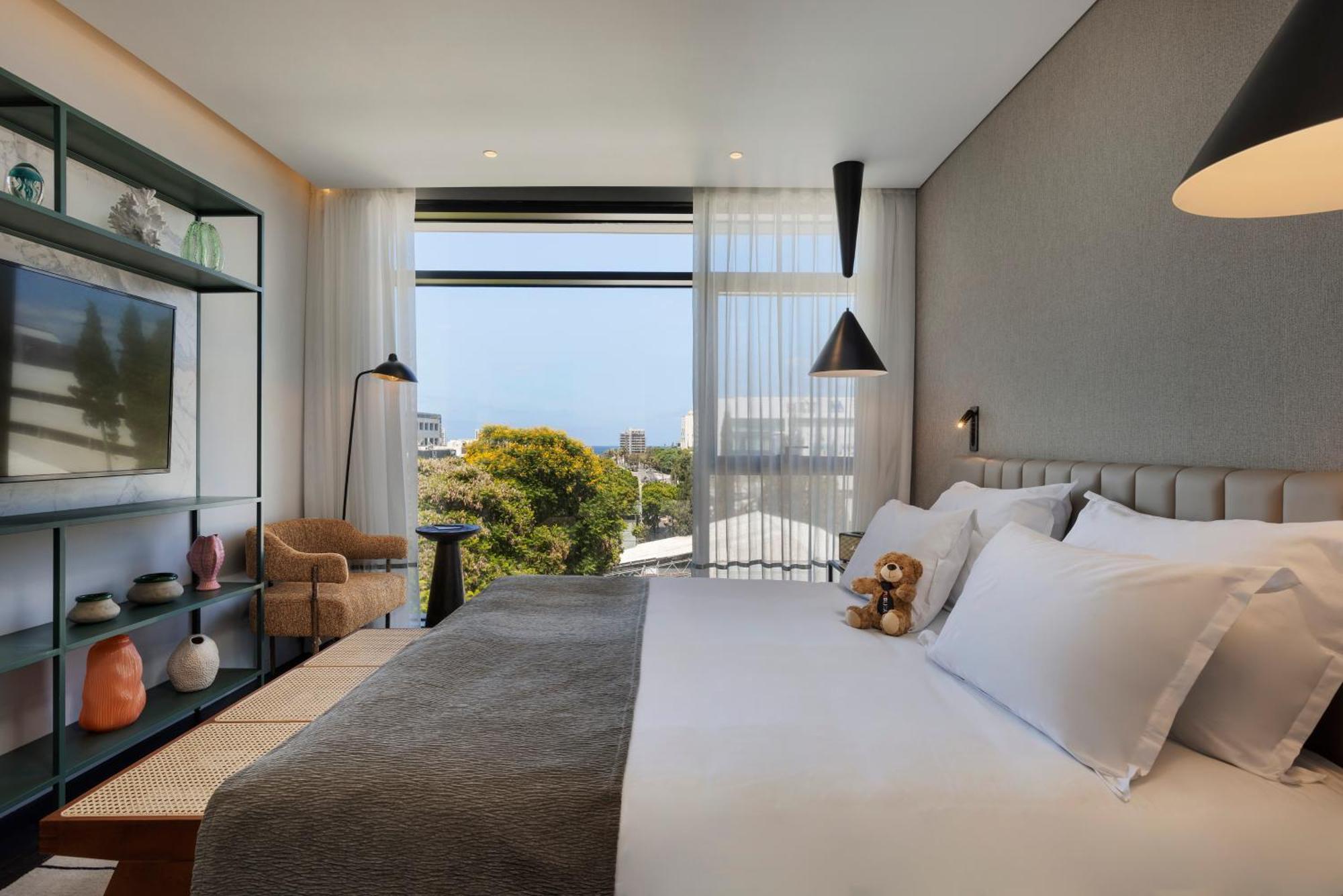 Queen Suite