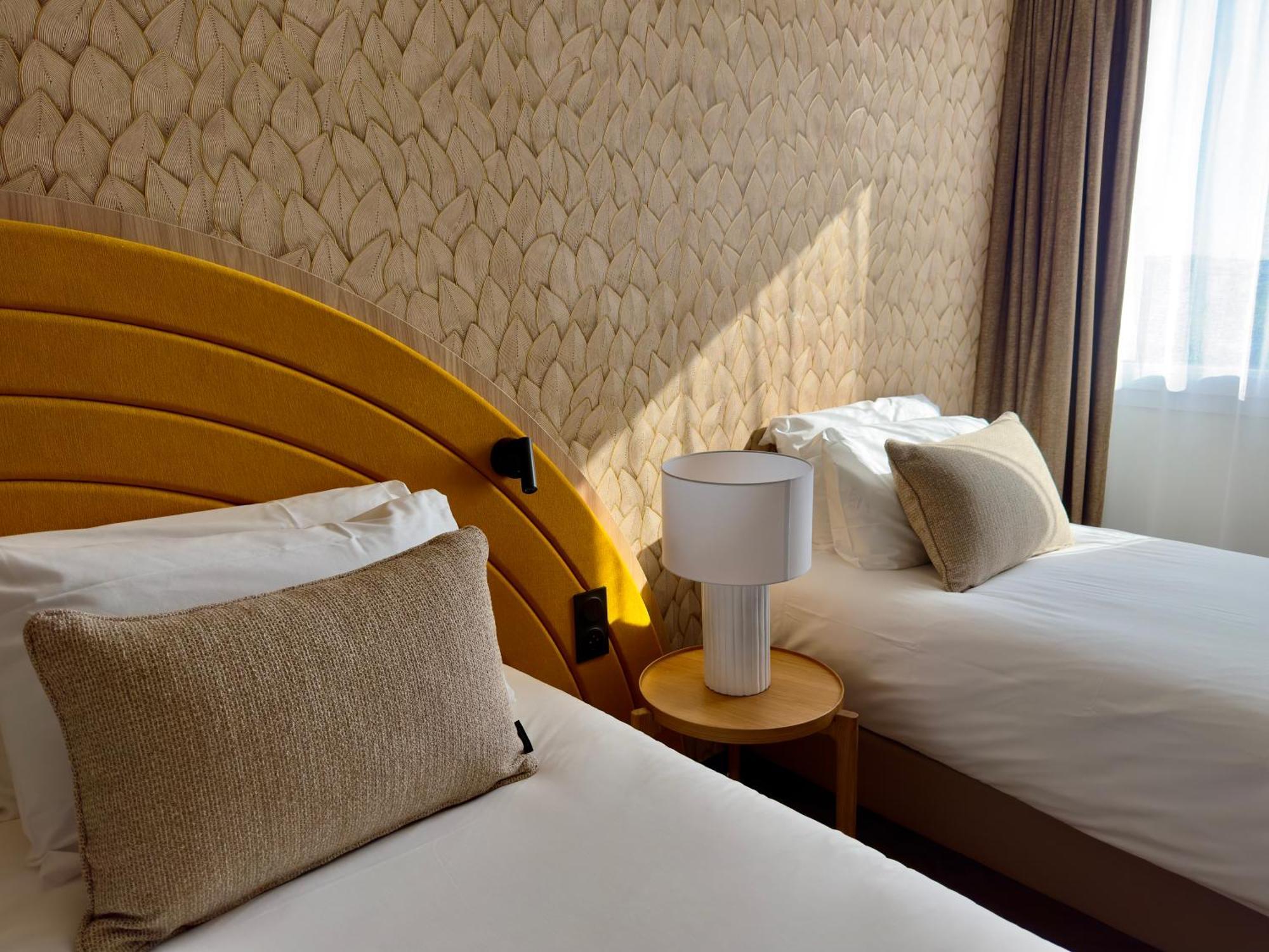 Privilege Room with One Double Bed and One Single Sofa Bed,1742600403:JPEG