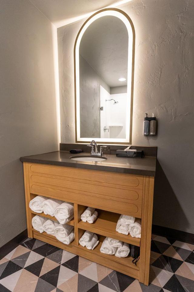 Standard Double Suite,1706911349:JPEG