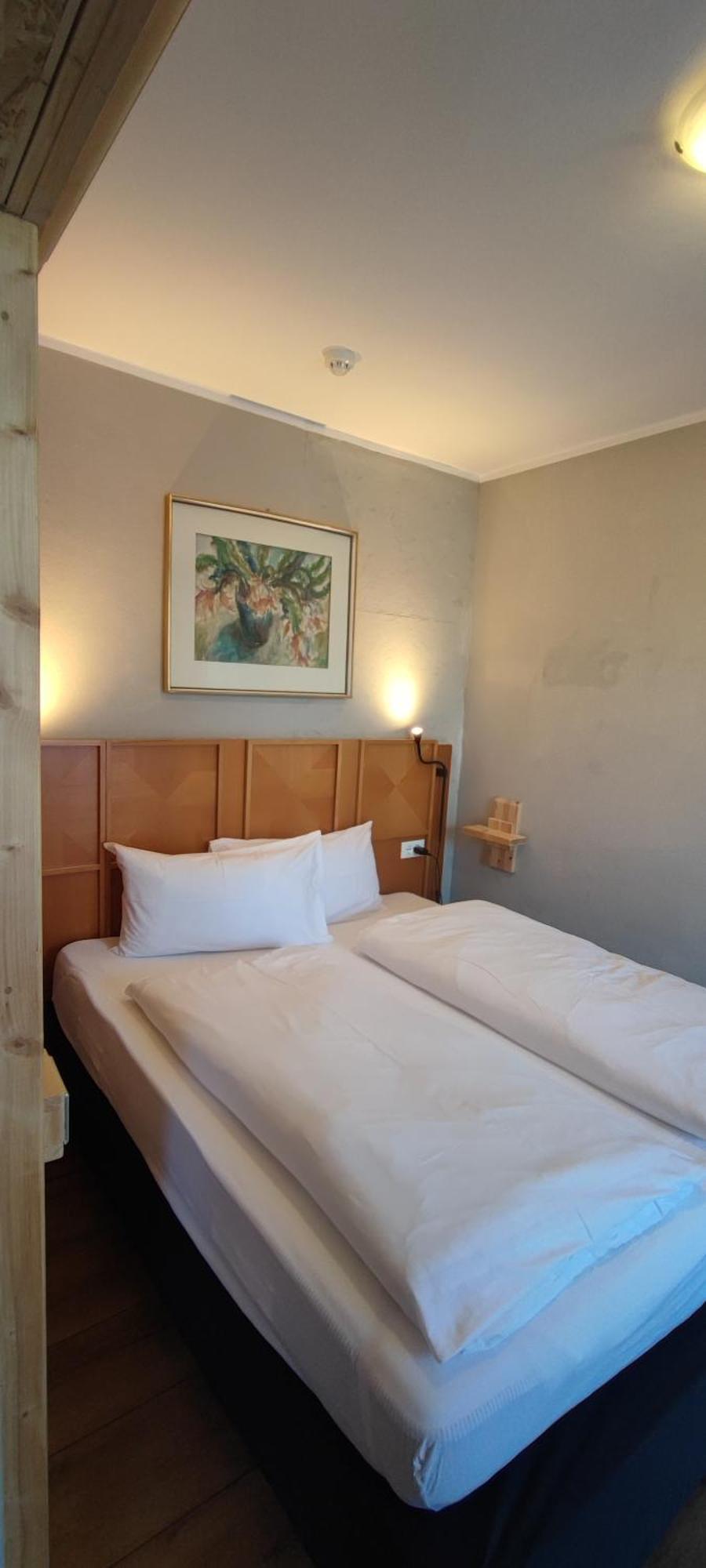 Double Room with Balcony,1707012196:JPEG