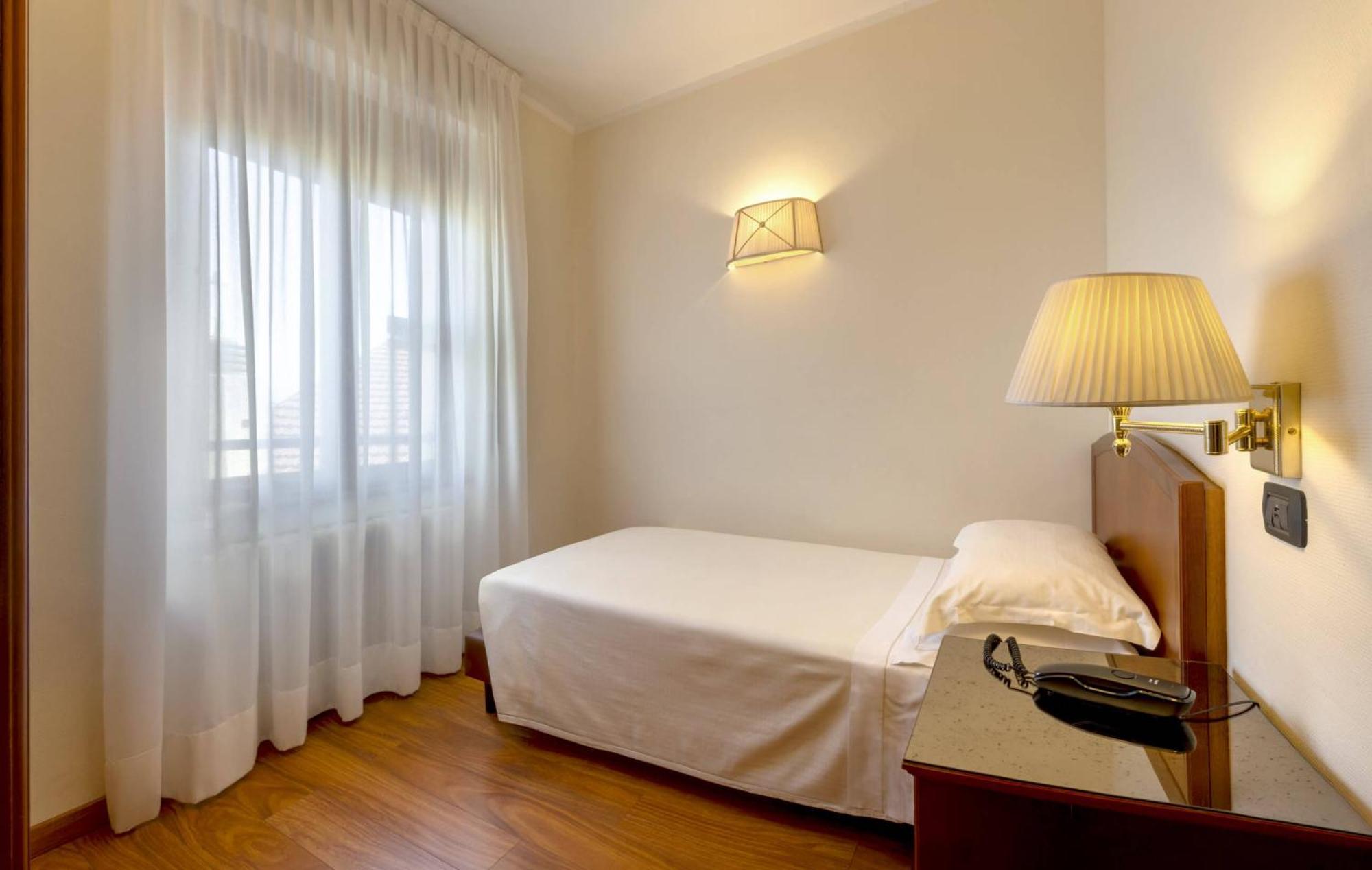 Single Room,1722891897:JPEG