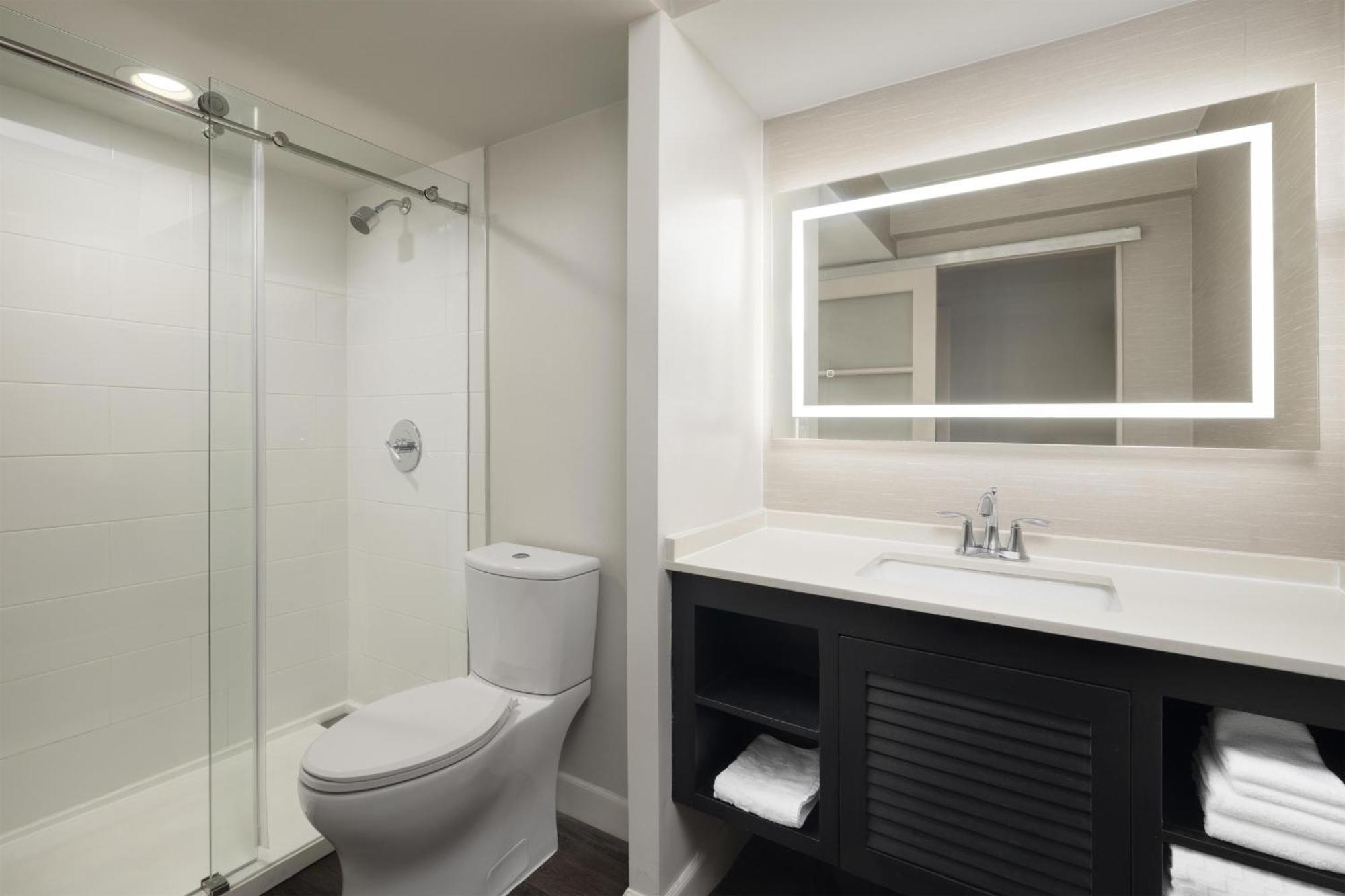 Quarto Queen com 2 Camas Queen-Size - Não Fumantes