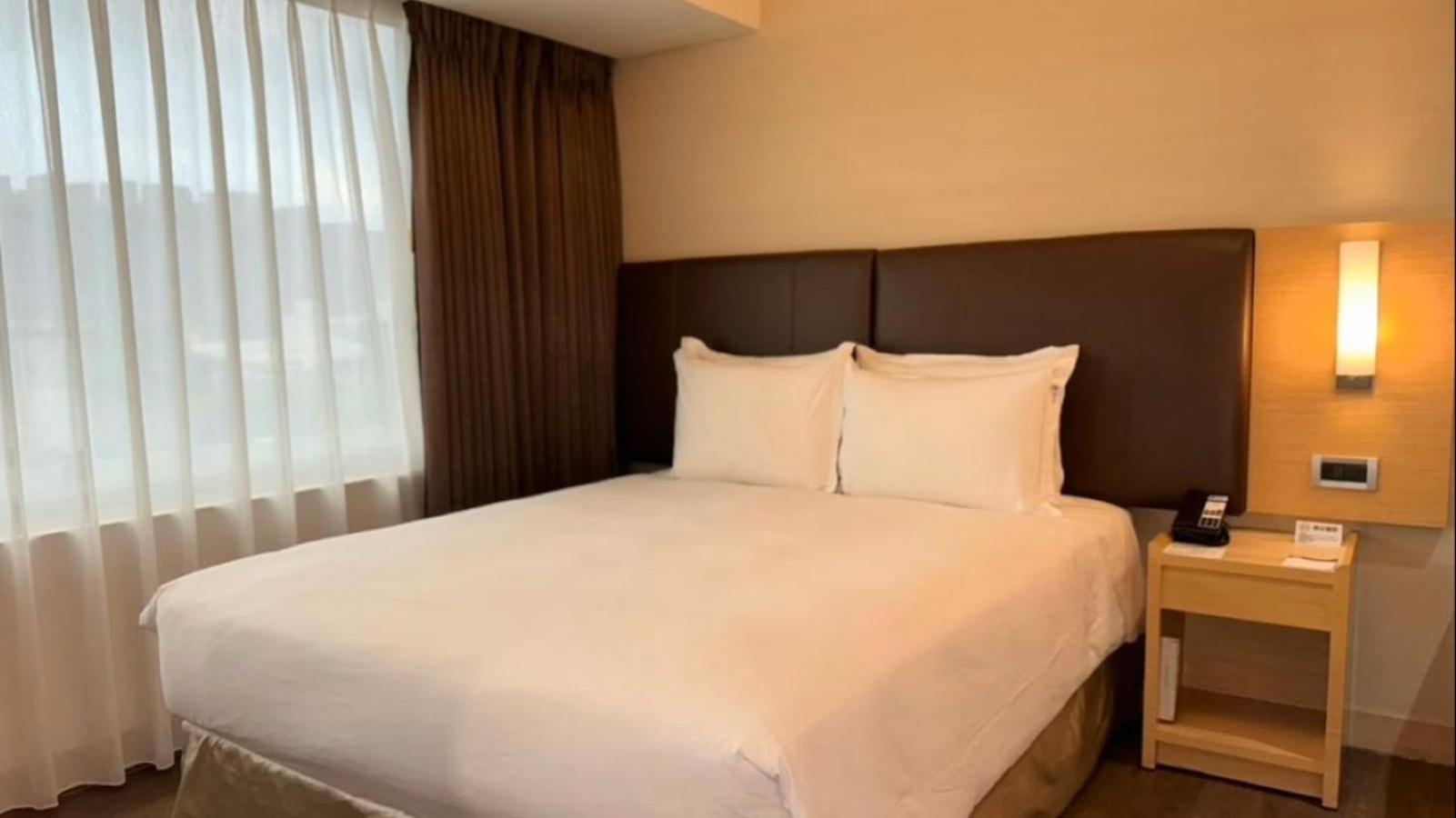 Standard Queen Room - Accessible