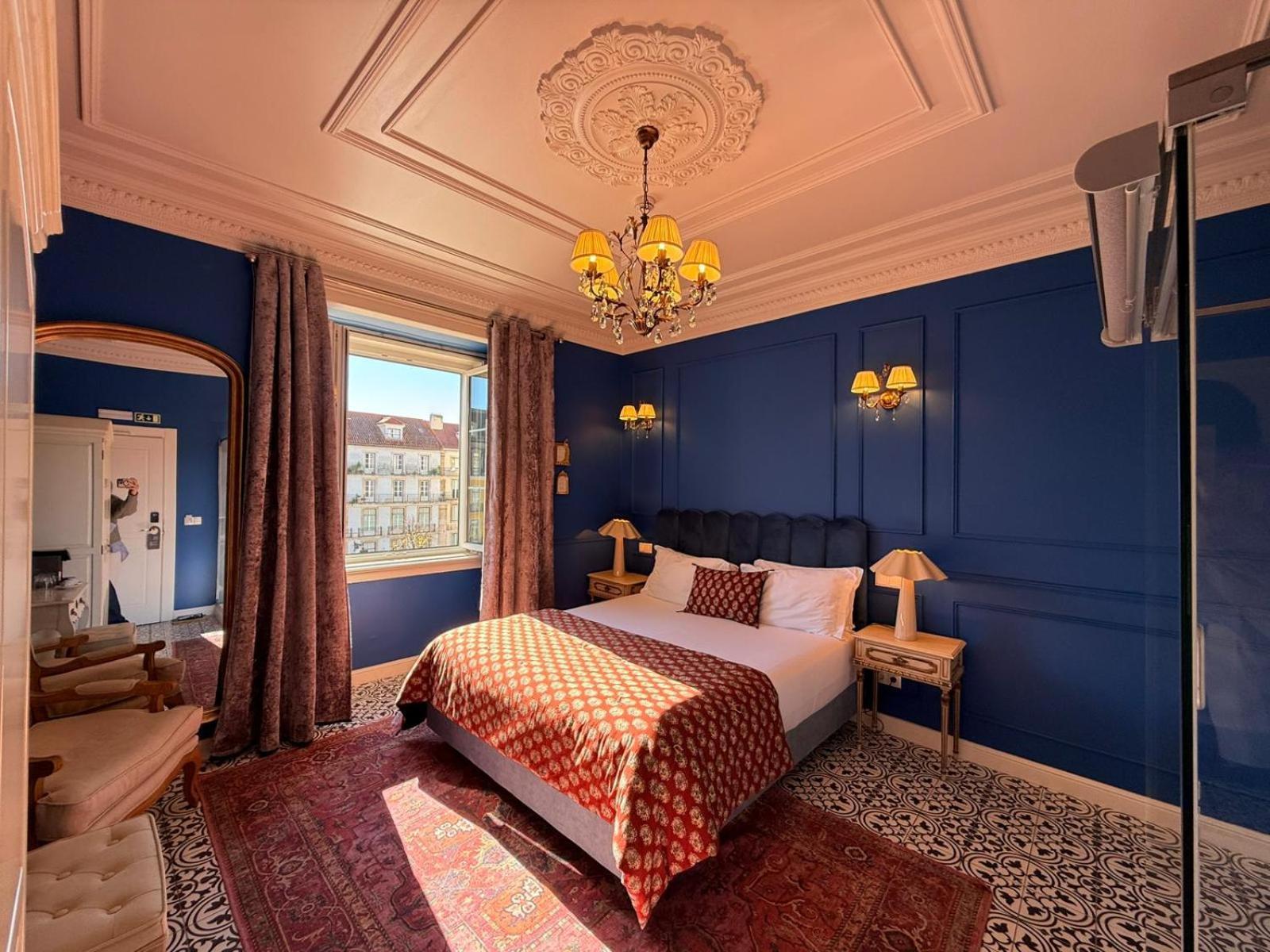 Superior Double Room with Square View