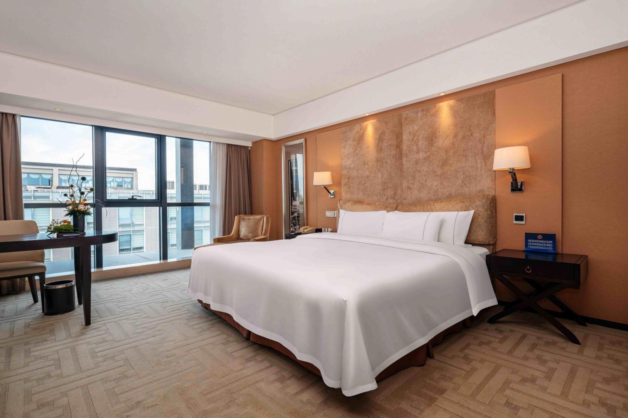 Executive King Room