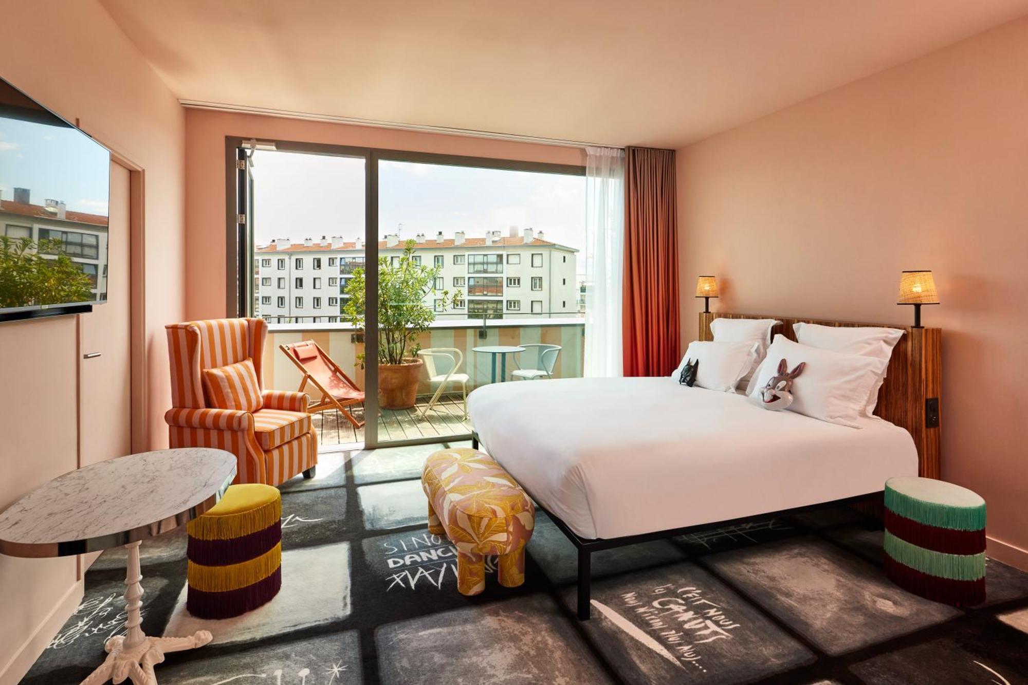 Large Mama Terrace Room