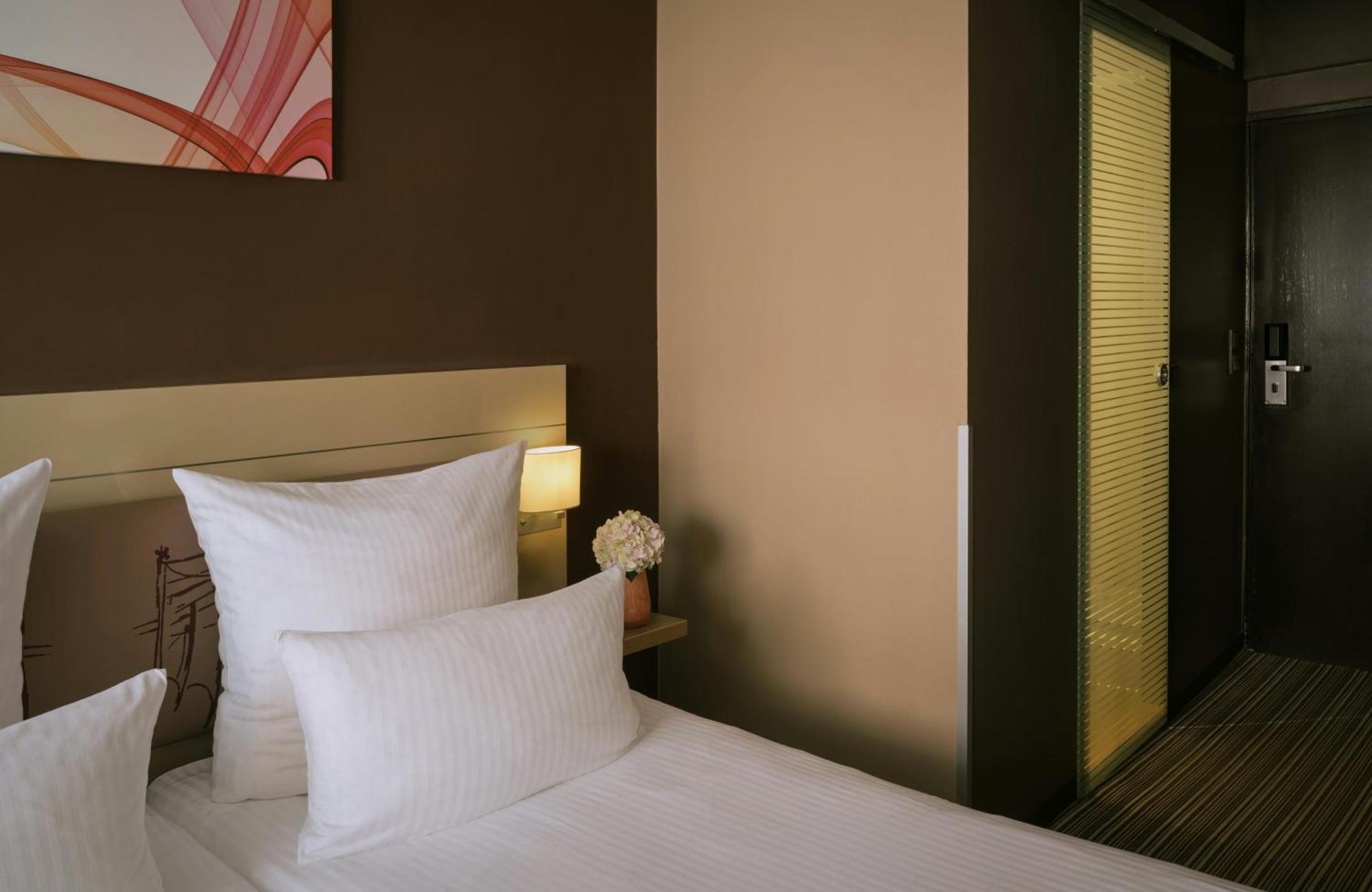 Deluxe Double Room,1746816024:JPEG
