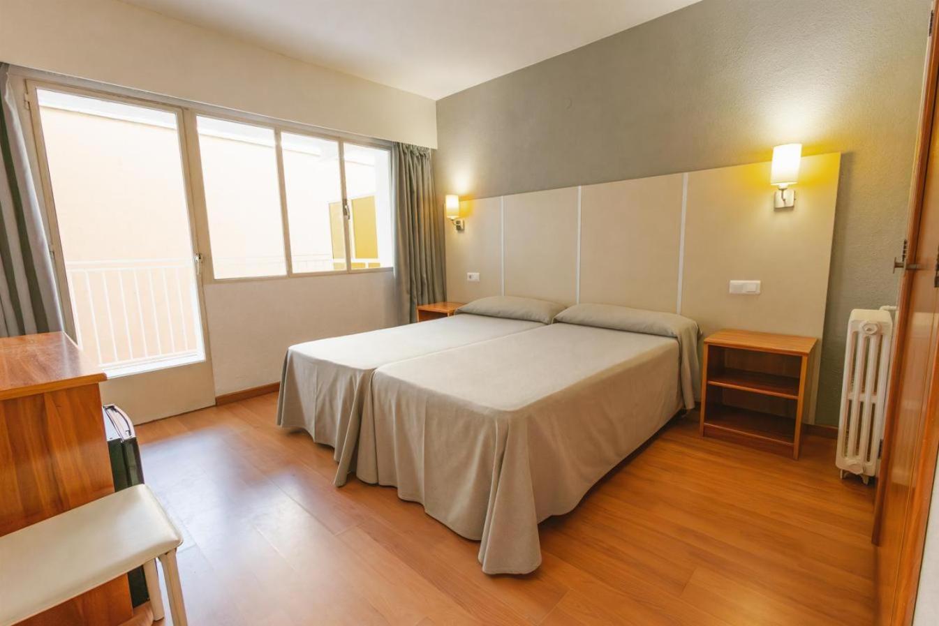 Habitación doble Essential (3 adultos)