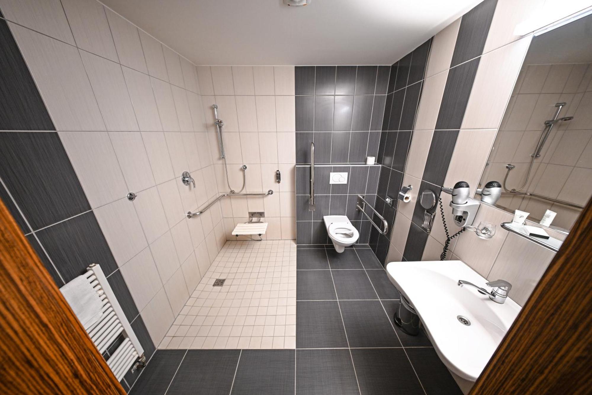 Single Room - Disability Access