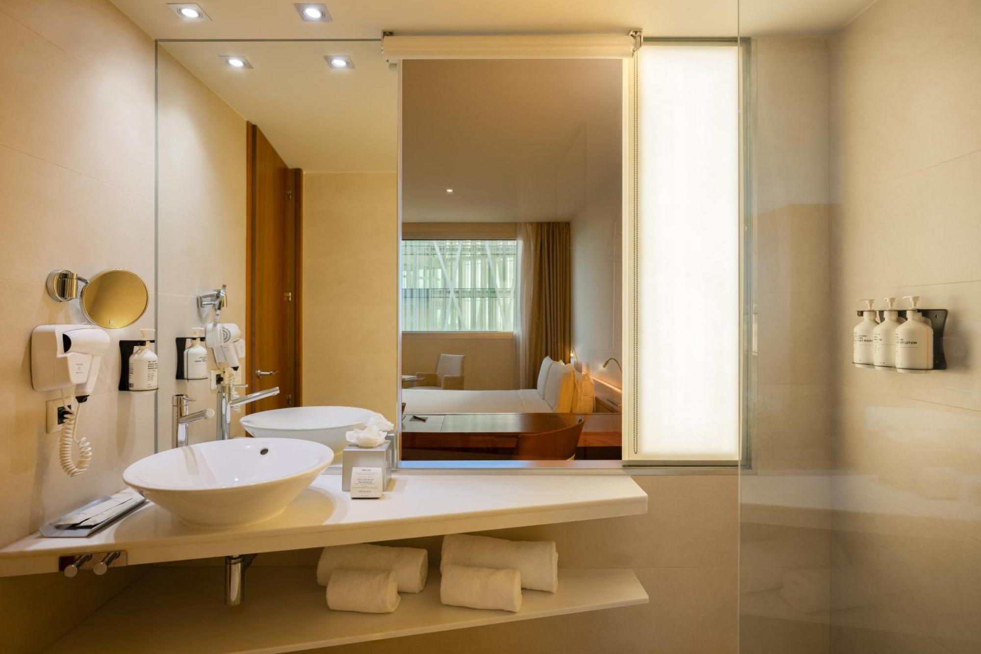 Double or Twin Room,1756509861:JPEG