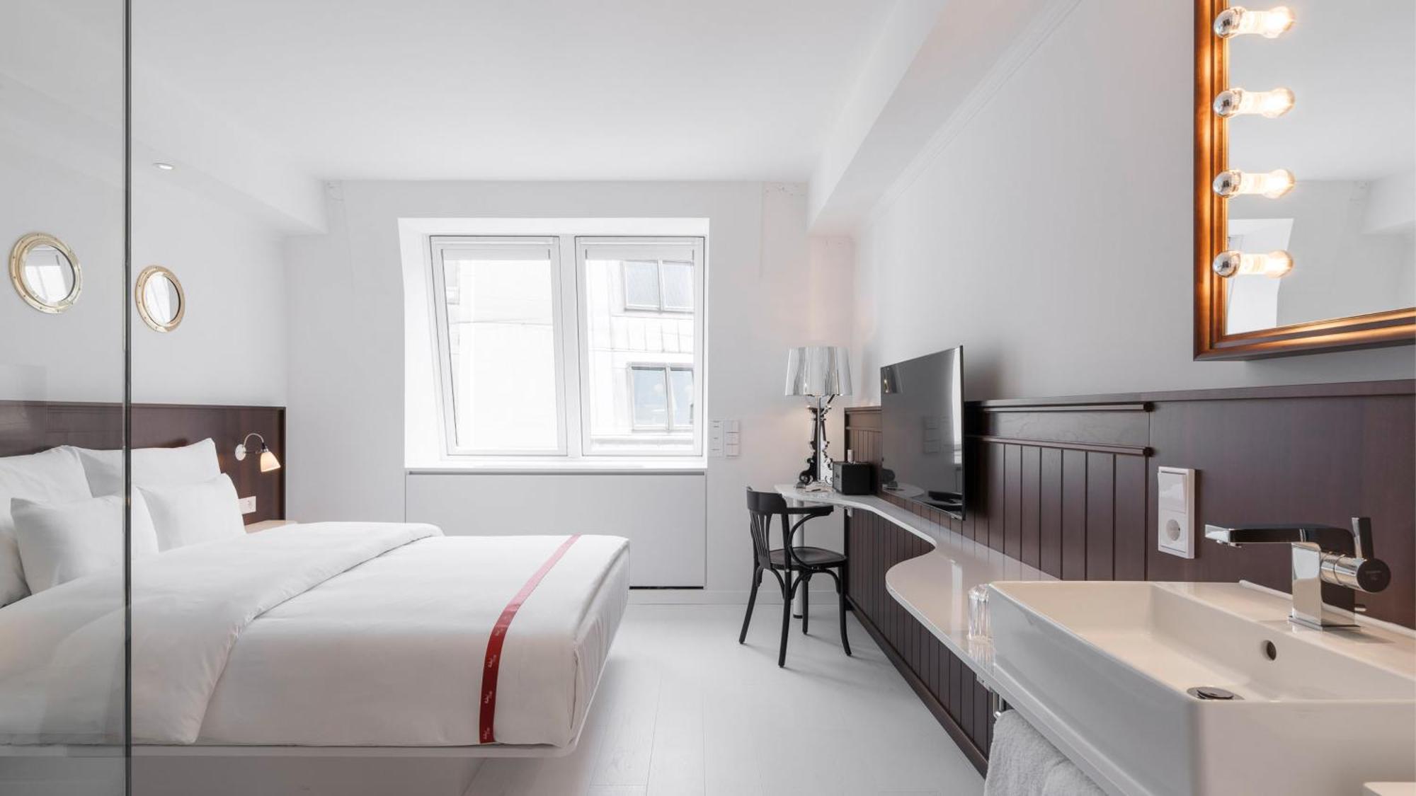 Lovely Kamer