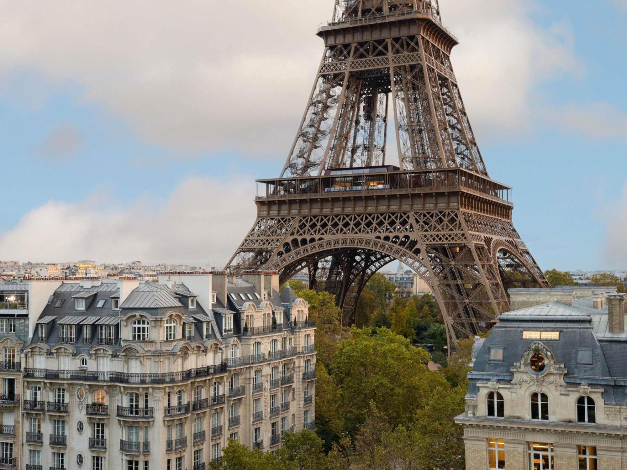 Camera King Deluxe - Balcone con Vista Torre Eiffel