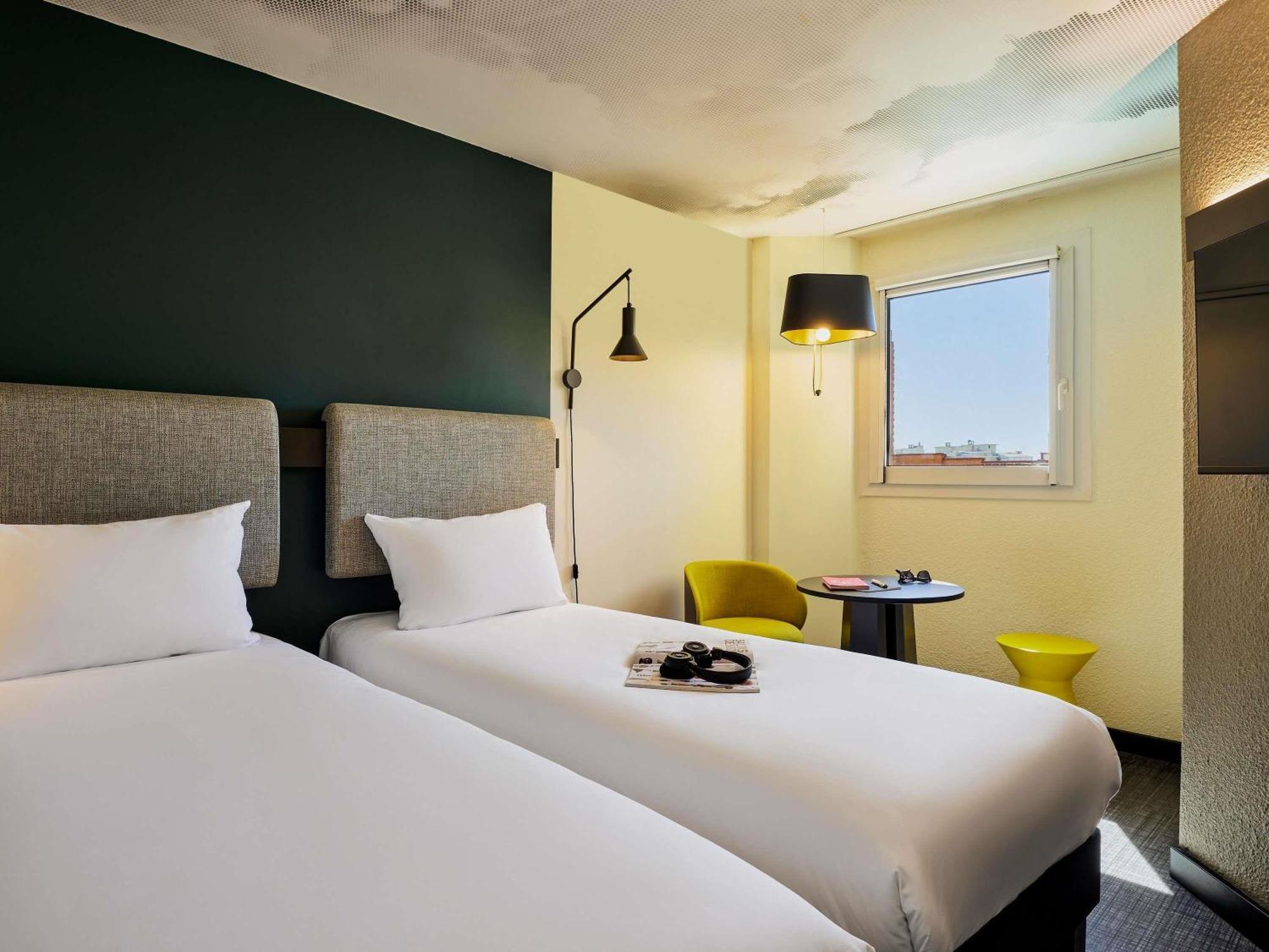 Standard Twin Room,1758362217:JPEG