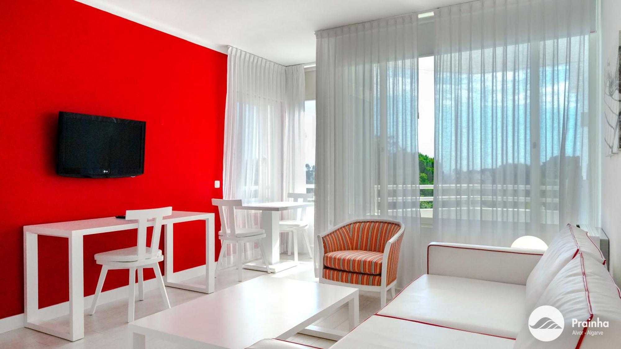Apartamento de 1 dormitorio con vistas a la piscina