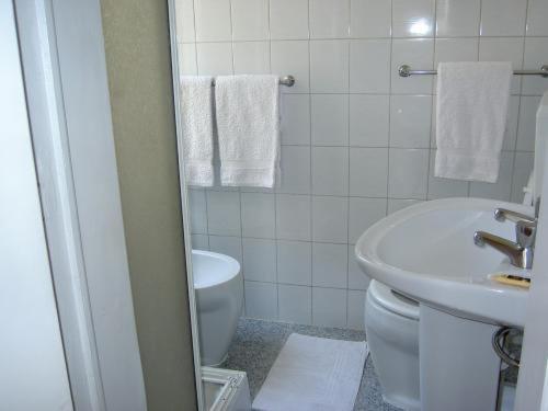 Twin Room,1576693970:JPEG
