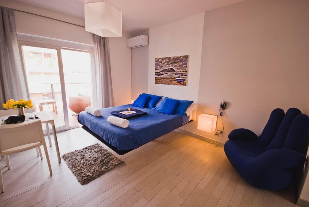 Habitación Doble Deluxe con balcón y vistas al mar