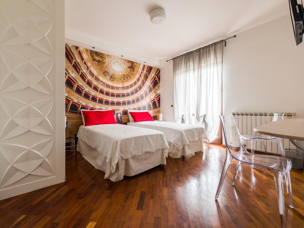 Camera Matrimoniale/Doppia con Letti Singoli con Bagno Privato