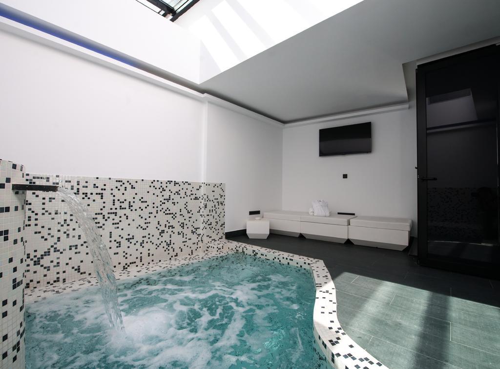 Chambre Double avec Piscine