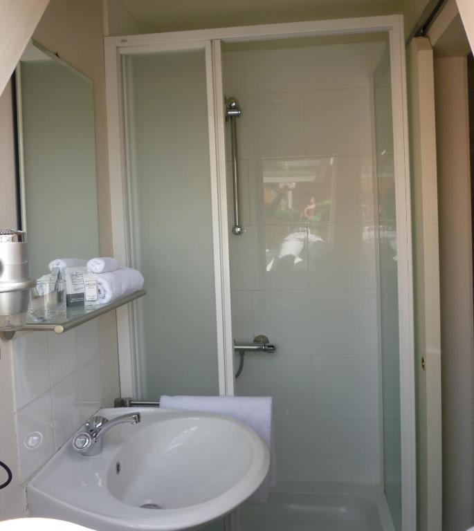 Small Single Room