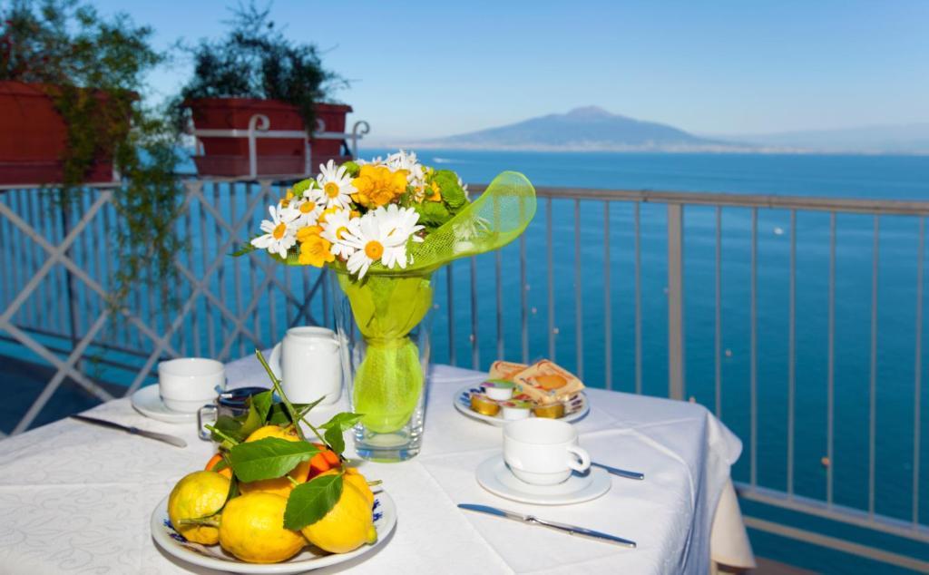 Triple Room with Balcony and Sea View