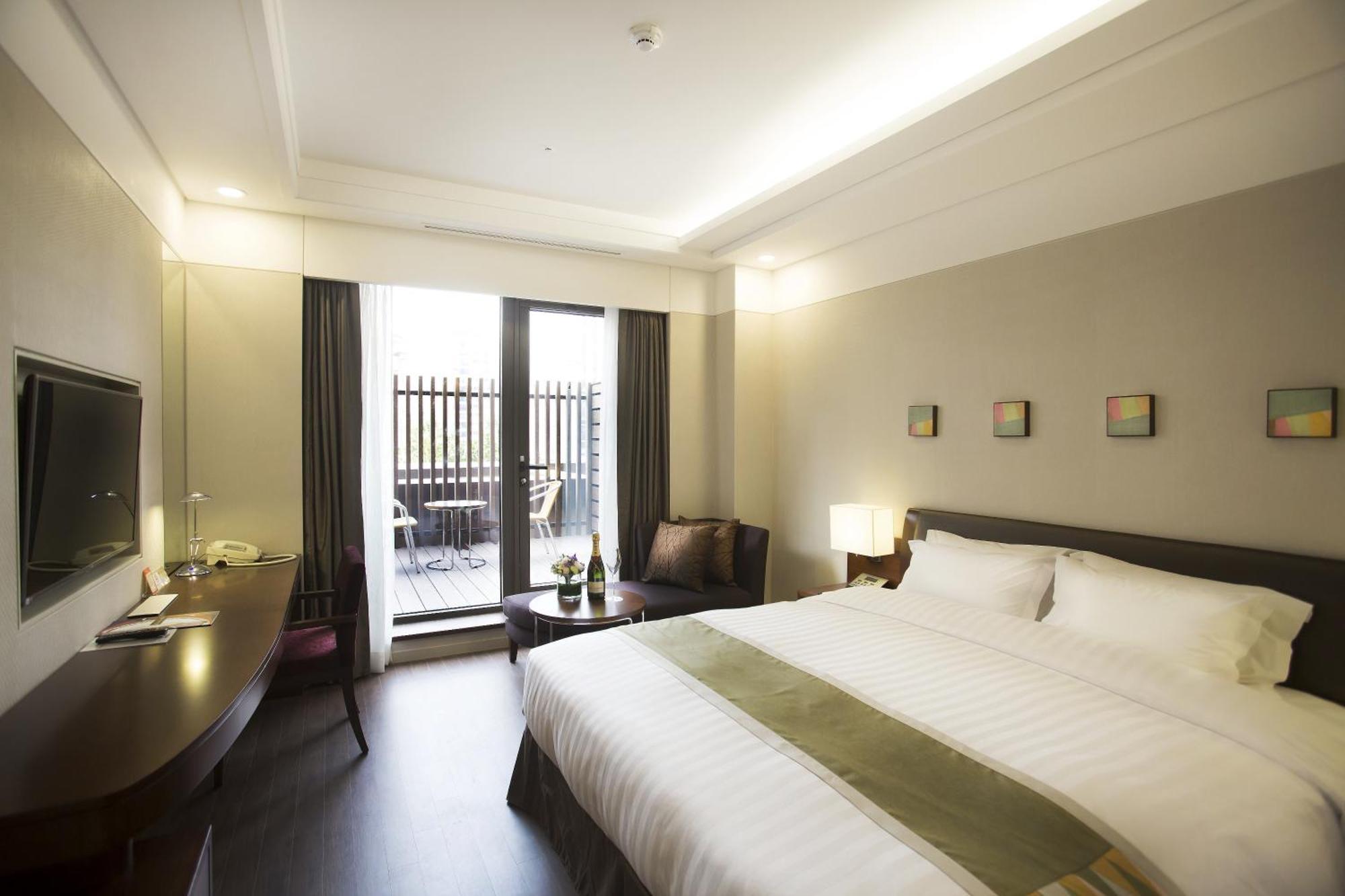 Standard Double Room with Terrace