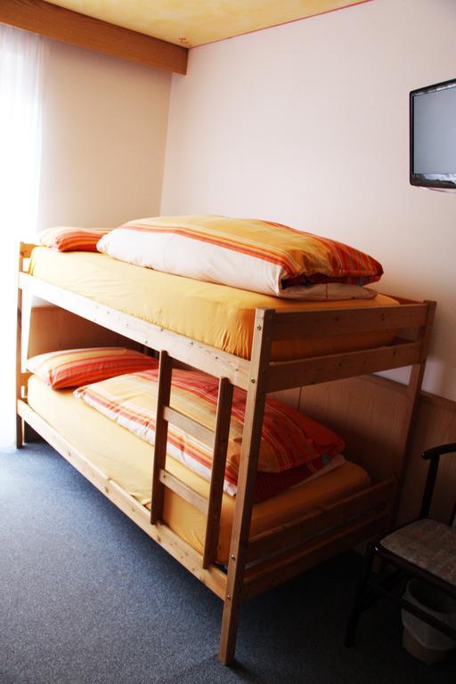 Quadruple Room,364390891:JPEG