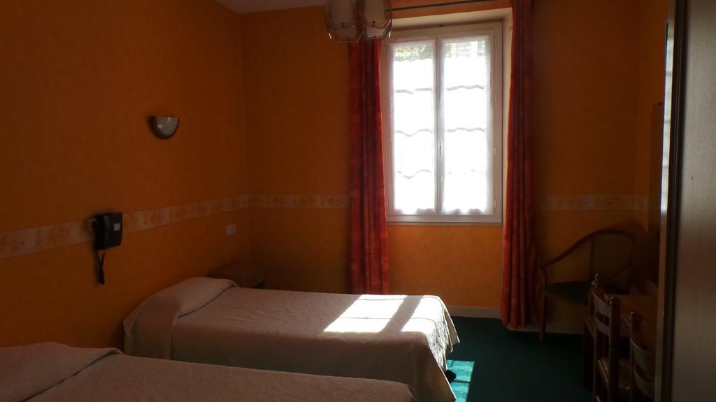 Tweepersoonskamer met 2 Aparte Bedden