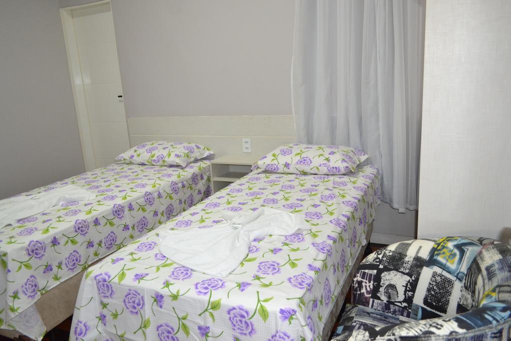 Quarto Duplo Standard com Banheiro Coletivo