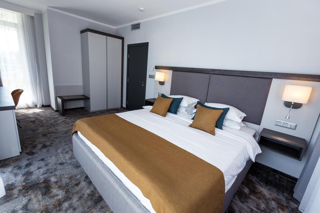 Family Suite - Two King Bedroom with Lounge Room & Pool View,1216700884:JPEG
