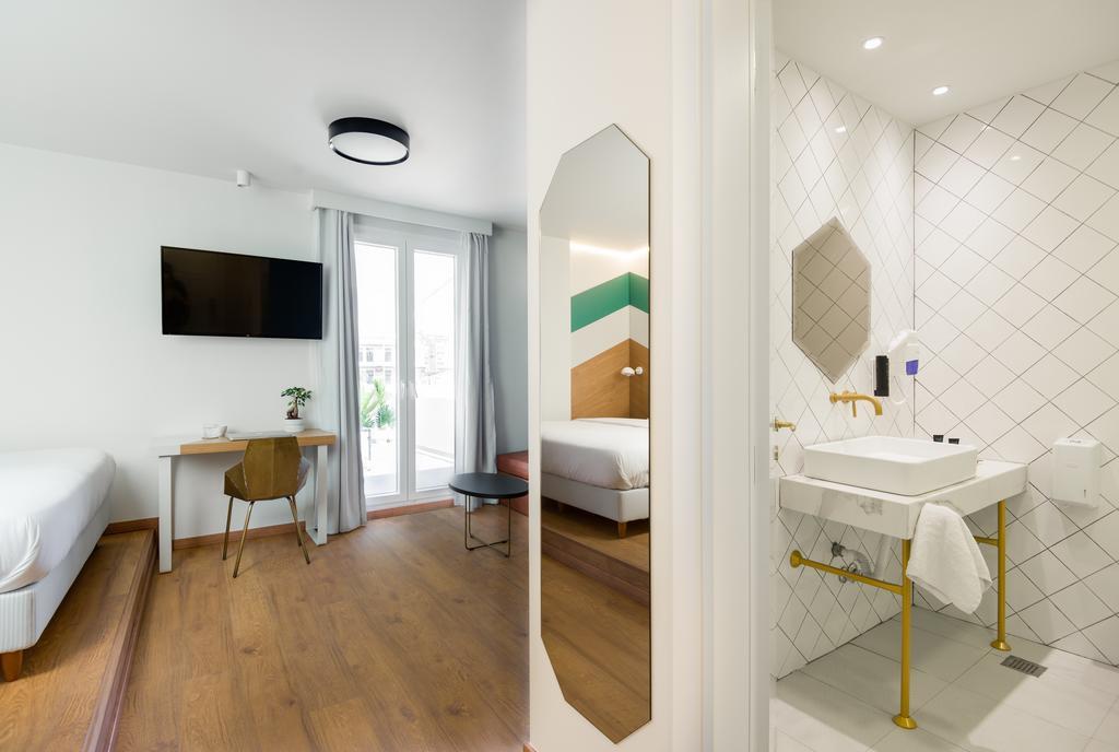 Deluxe Double Room with Private Terrace & Jacuzzi