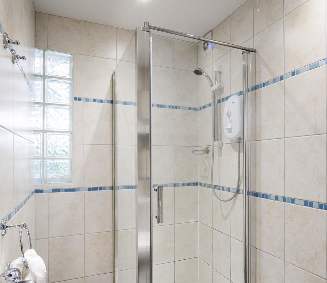 Quarto Individual com Banheiro Compartilhado