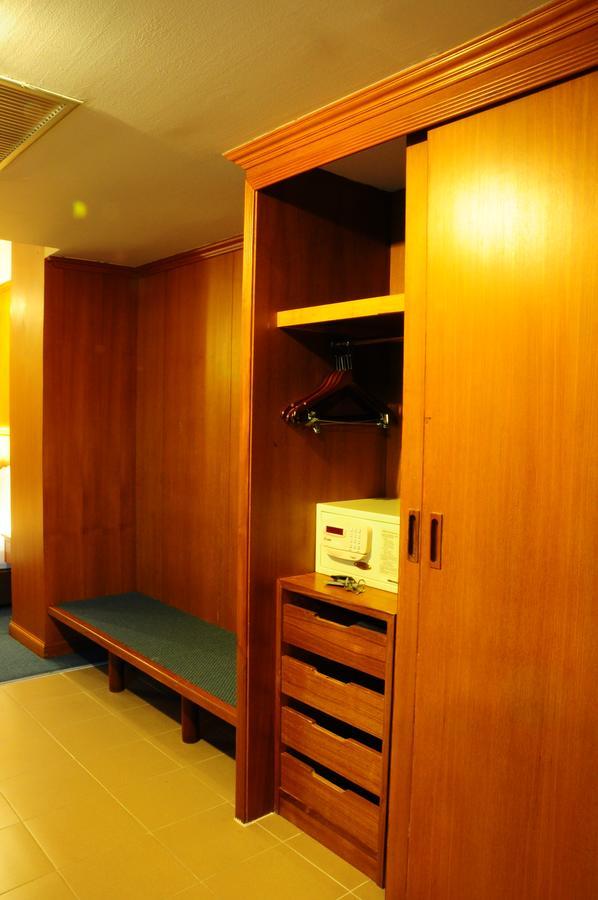 Standard Queen Room
