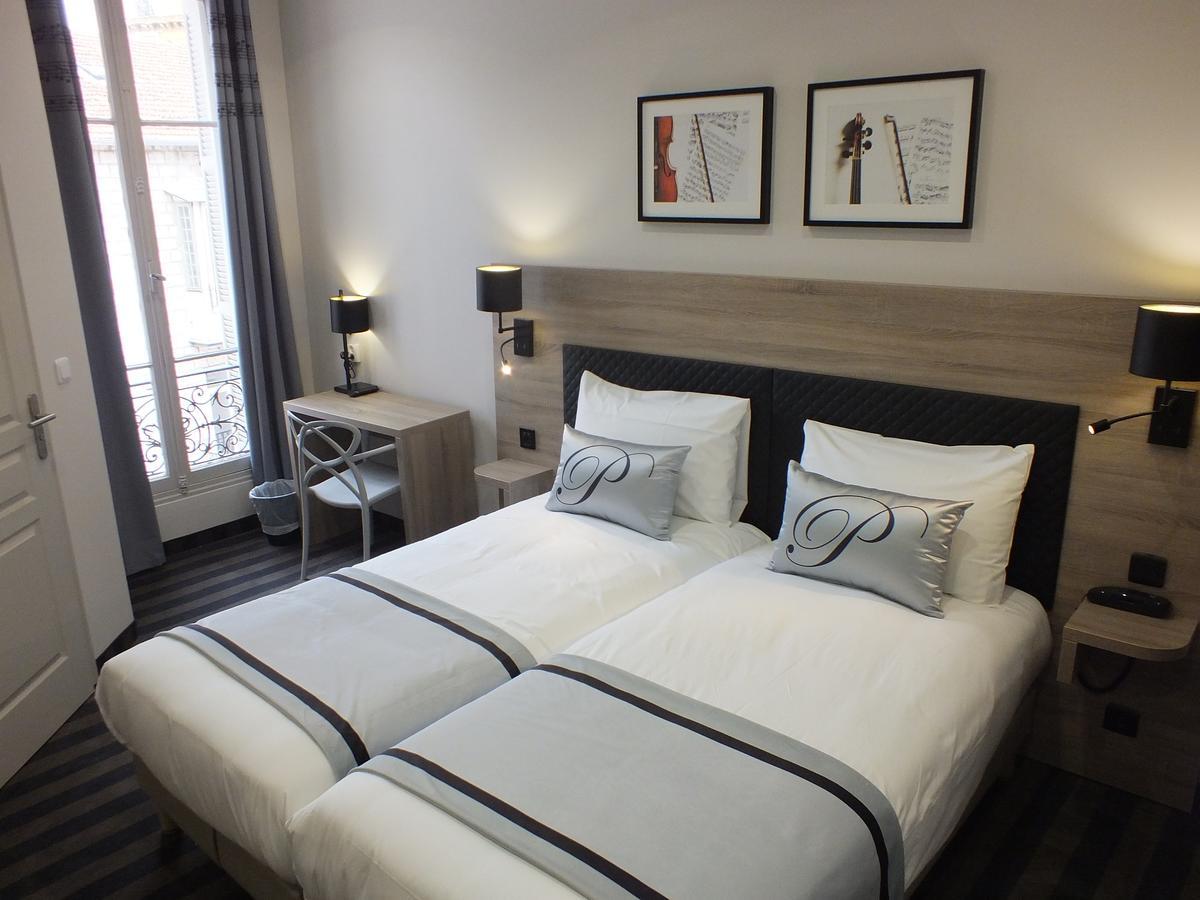 Quarto com 2 Camas de Solteiro