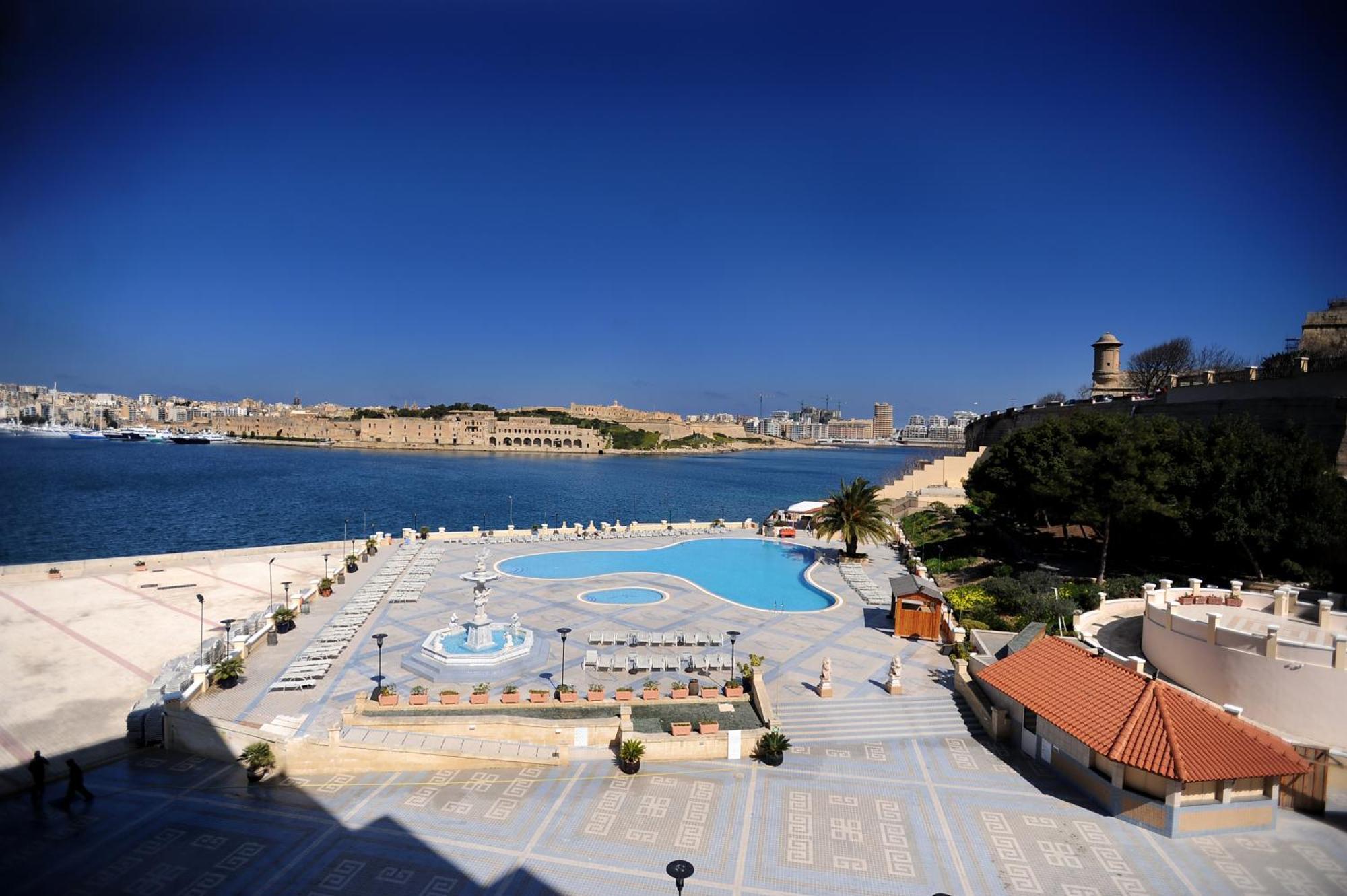 Habitación Doble Deluxe con vistas al mar y terraza