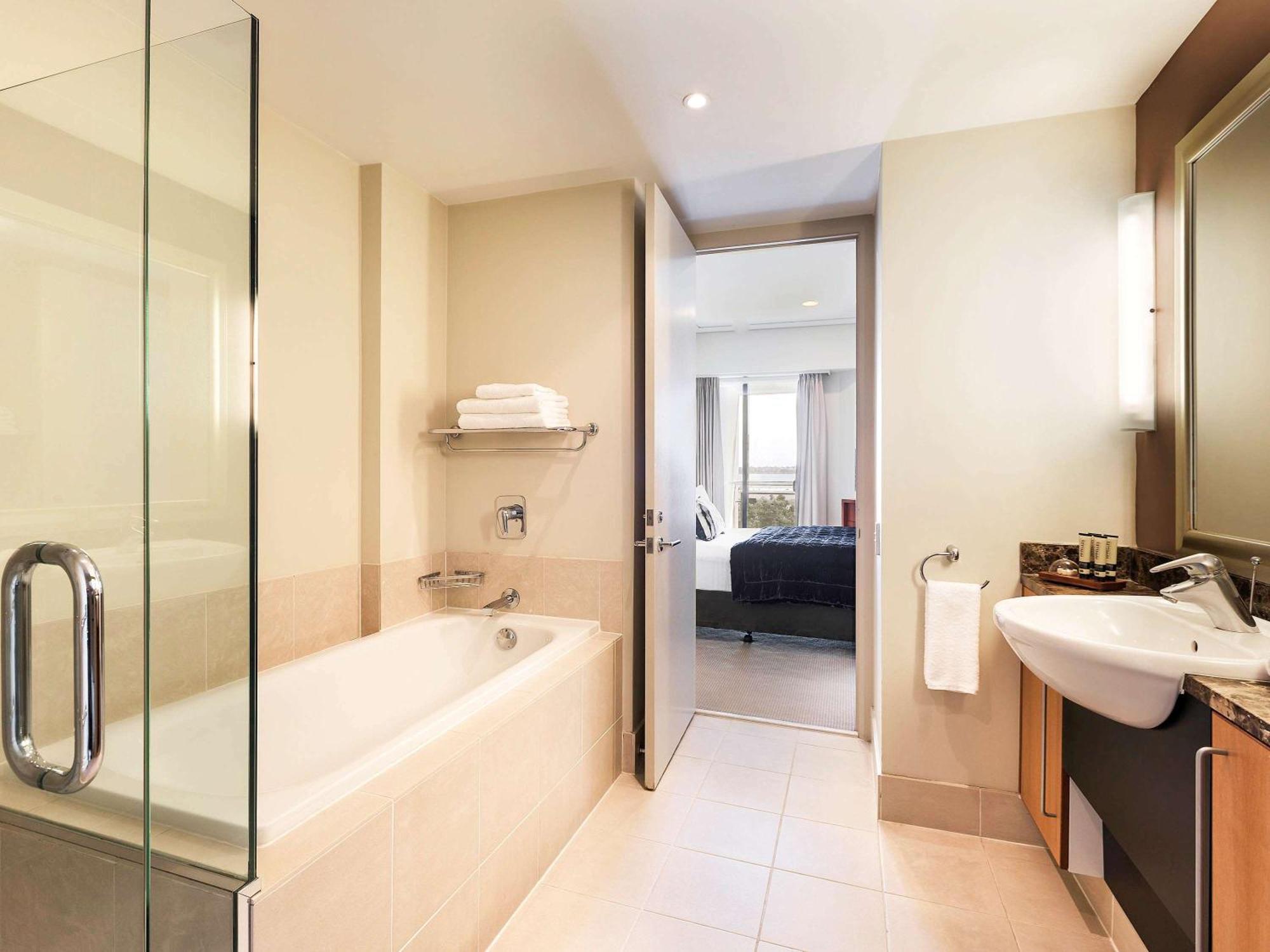 Suite mit 1 Schlafzimmer mit Queensize-Bett und Stadtblick