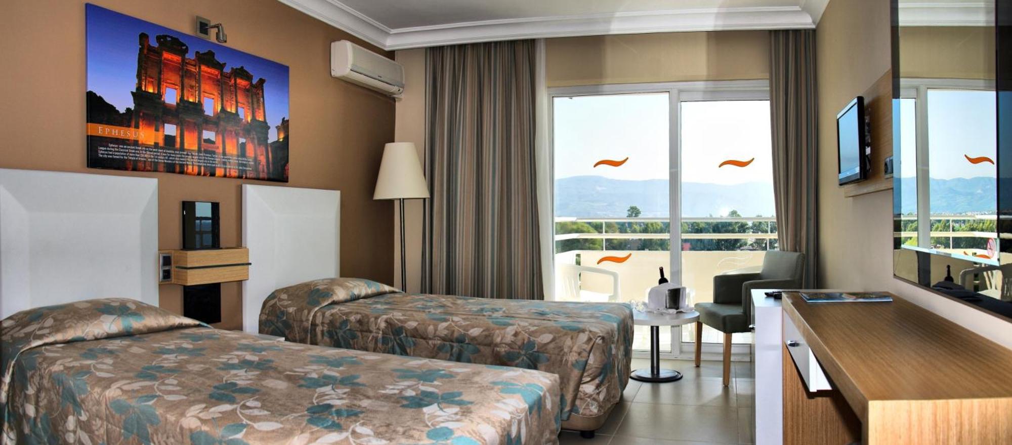 Standard Double or Twin Room with Sea View,566808420:JPEG