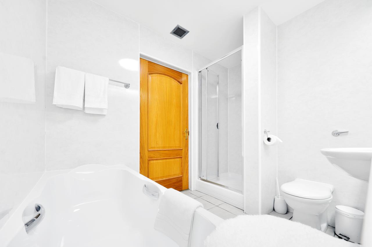 Family Room with Private Bathroom (Ensuite)
