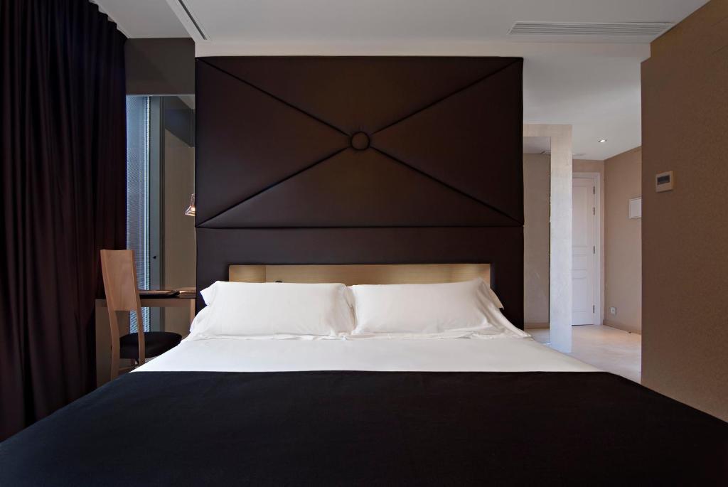 Quarto Superior com Cama de Casal ou 2 de Solteiro