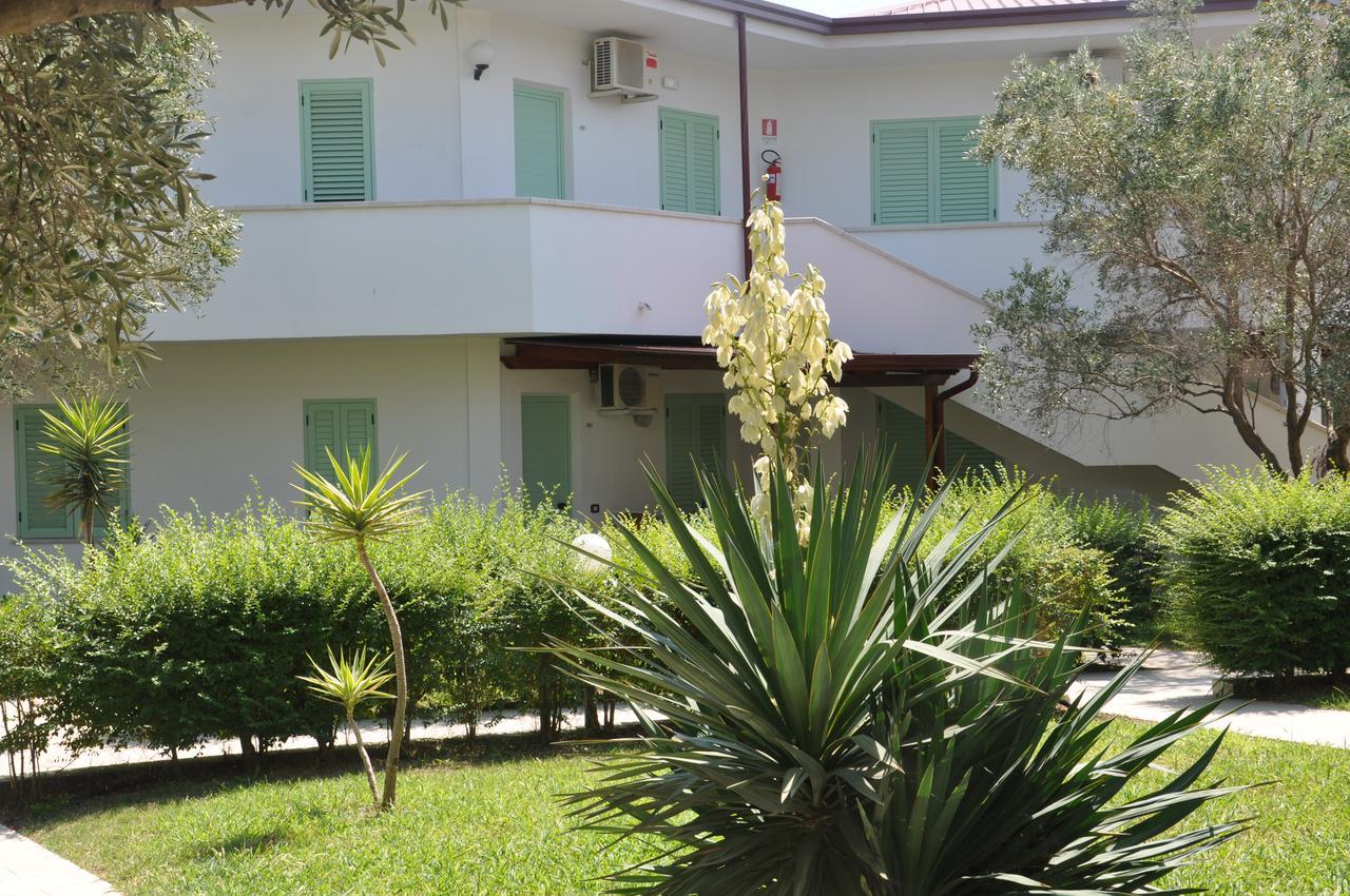 Camera Familiare con Vista Giardino
